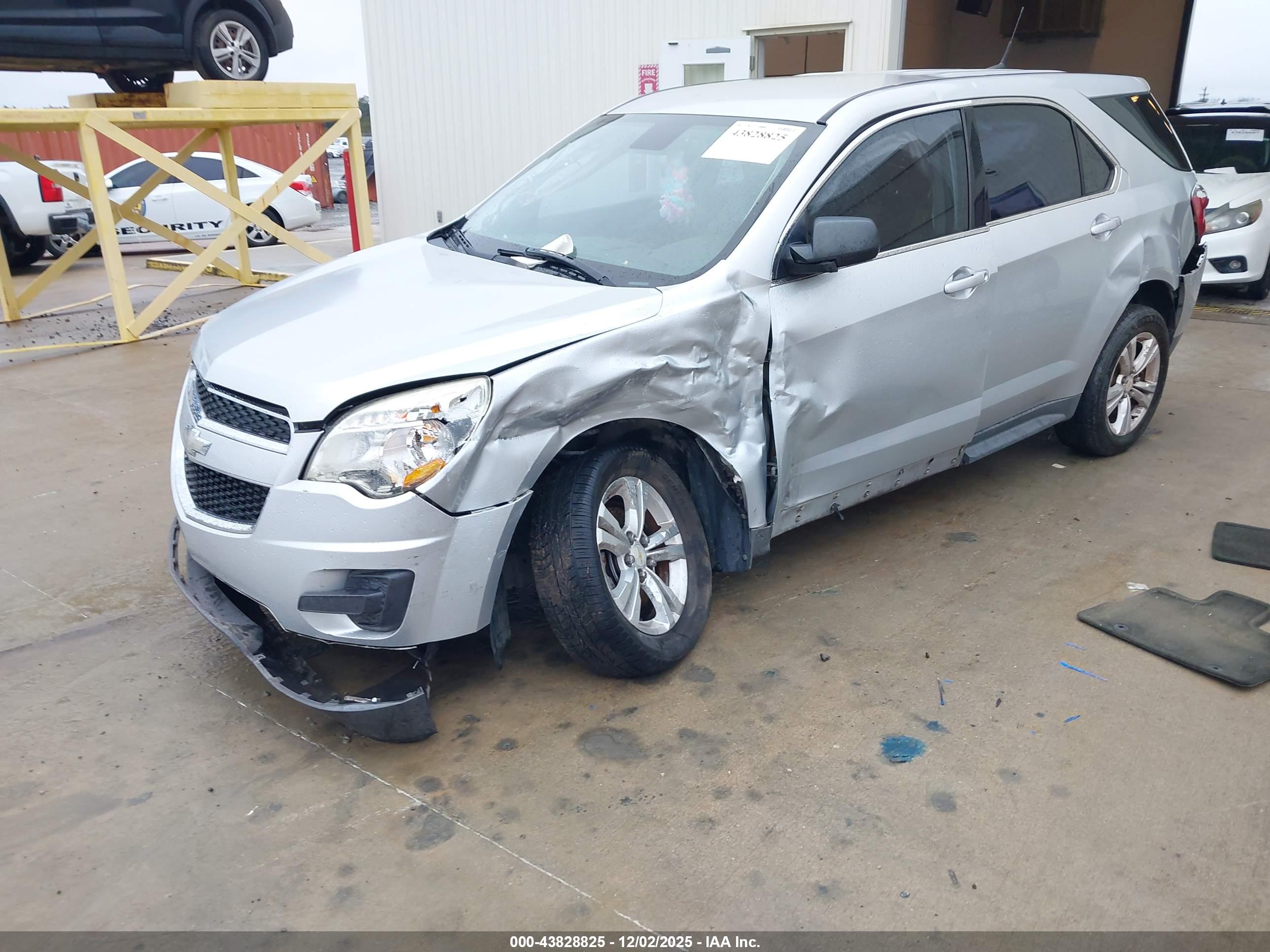 CHEVROLET EQUINOX image 2