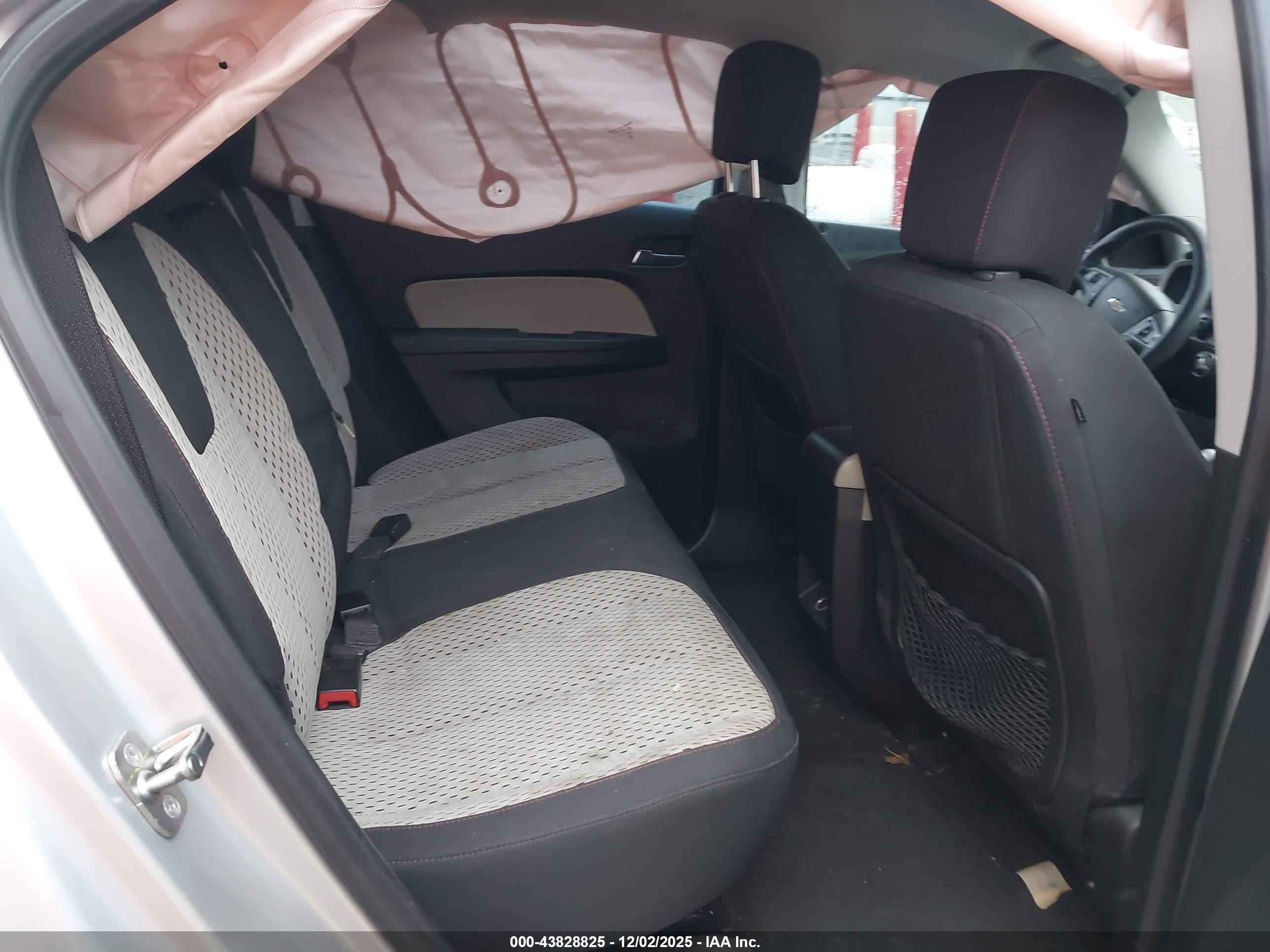 CHEVROLET EQUINOX image 8