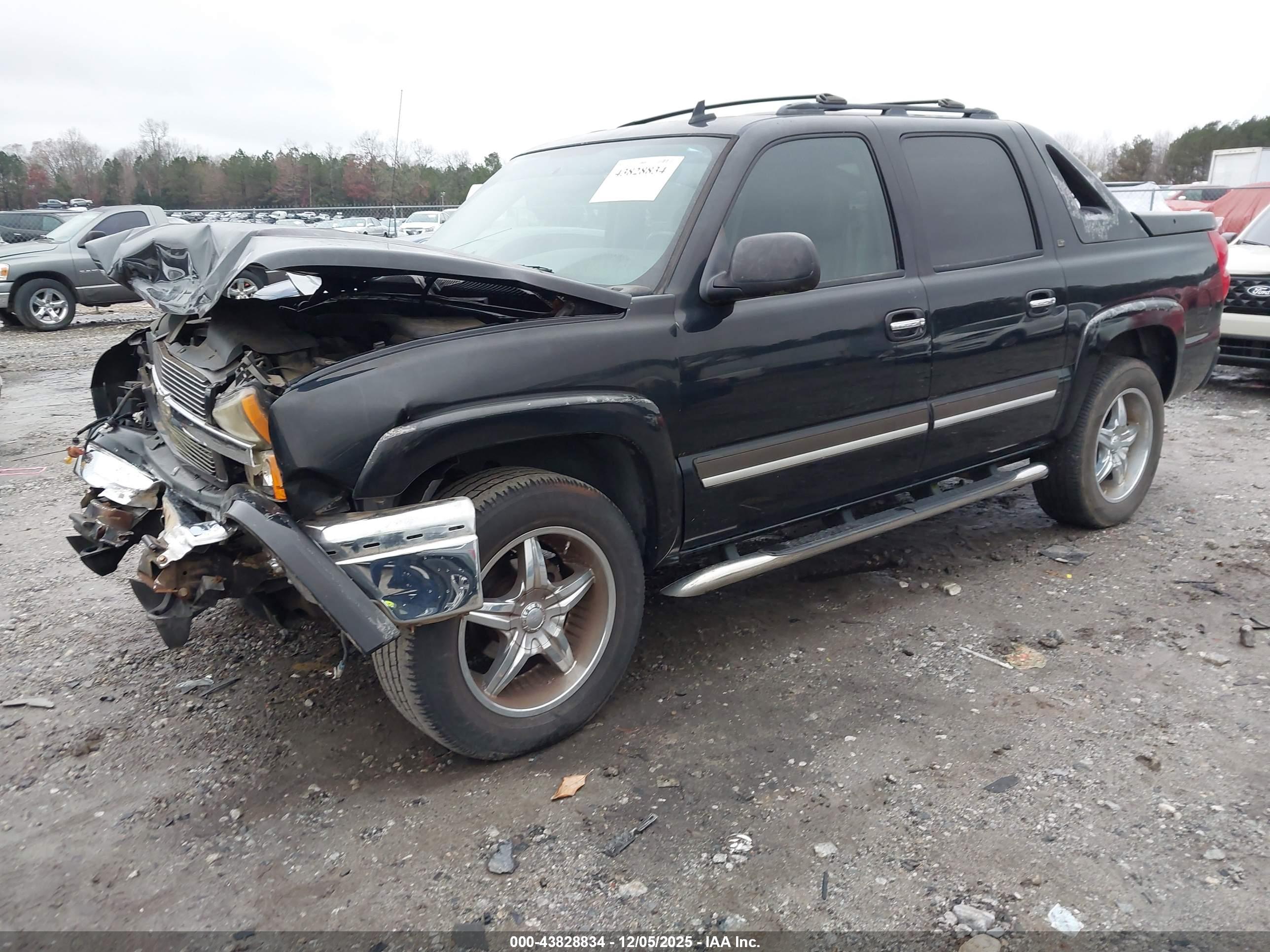 CHEVROLET AVALANCHE image 2