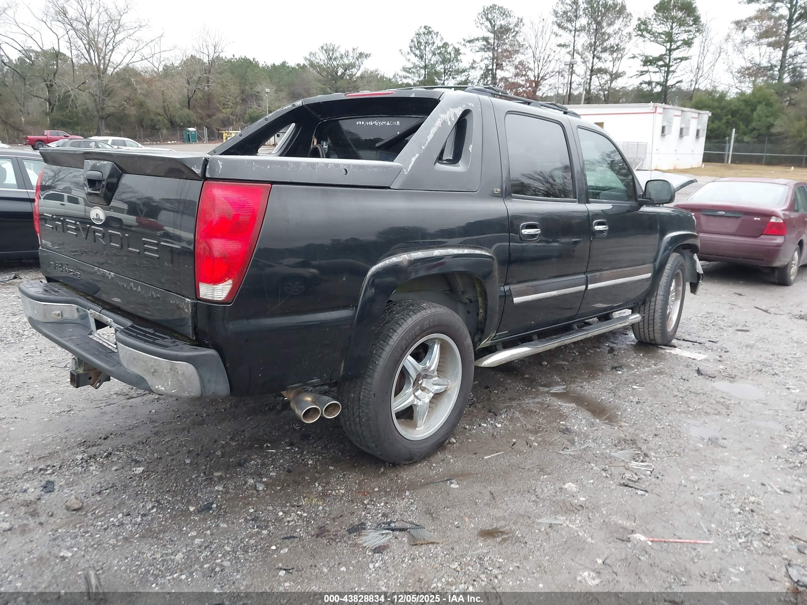 CHEVROLET AVALANCHE image 4