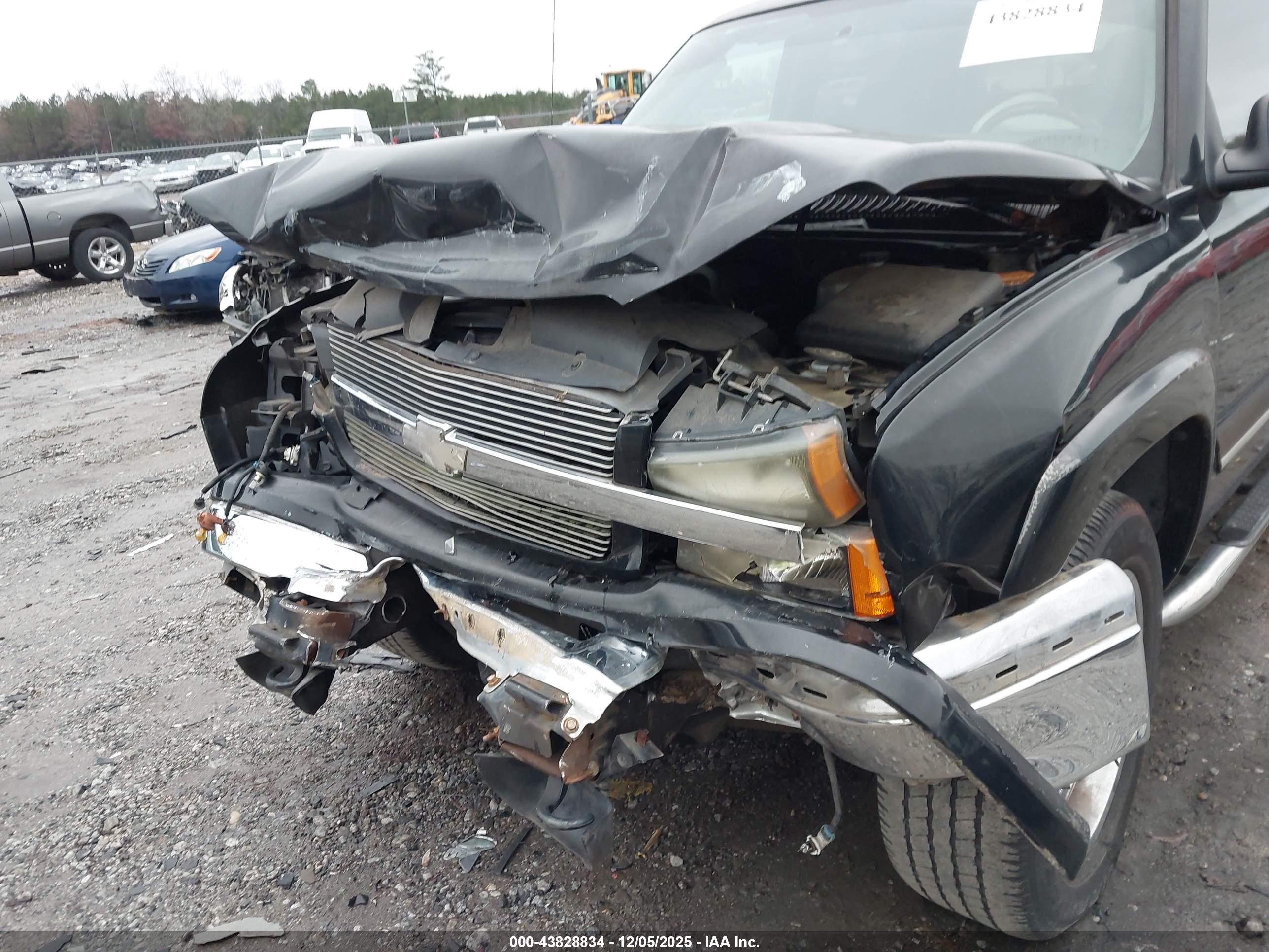 CHEVROLET AVALANCHE image 6
