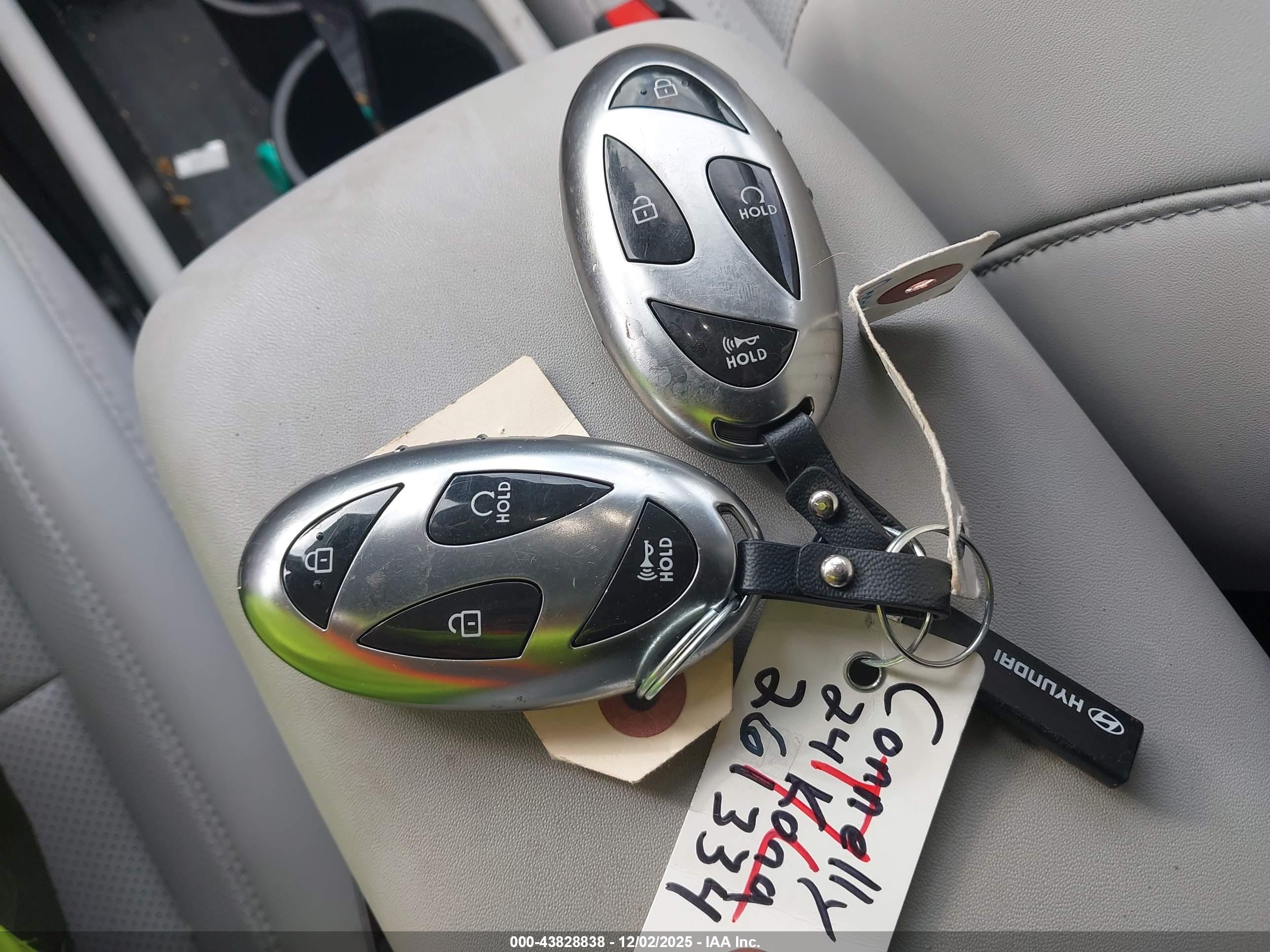 HYUNDAI KONA image 11