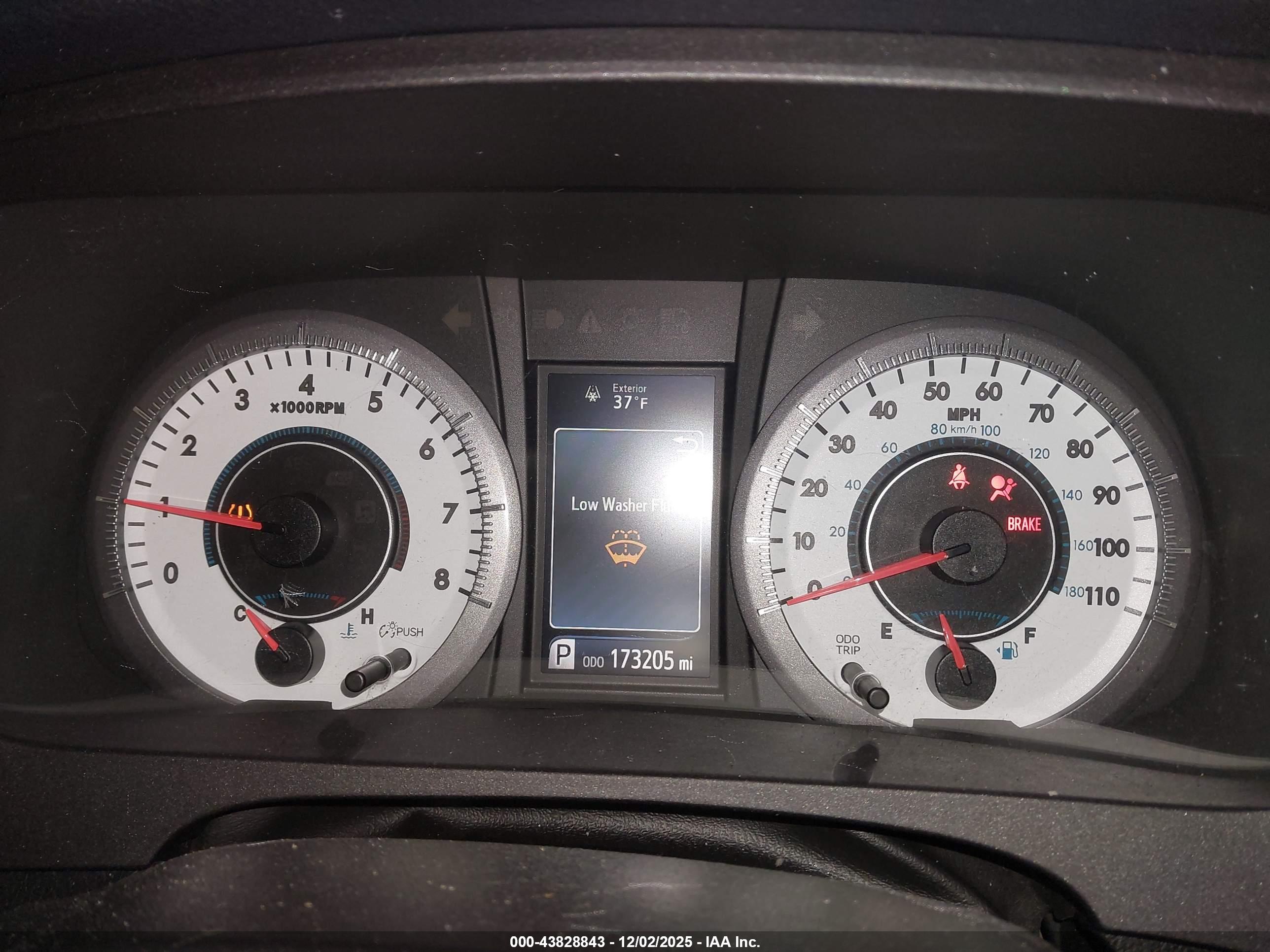 TOYOTA SIENNA image 7