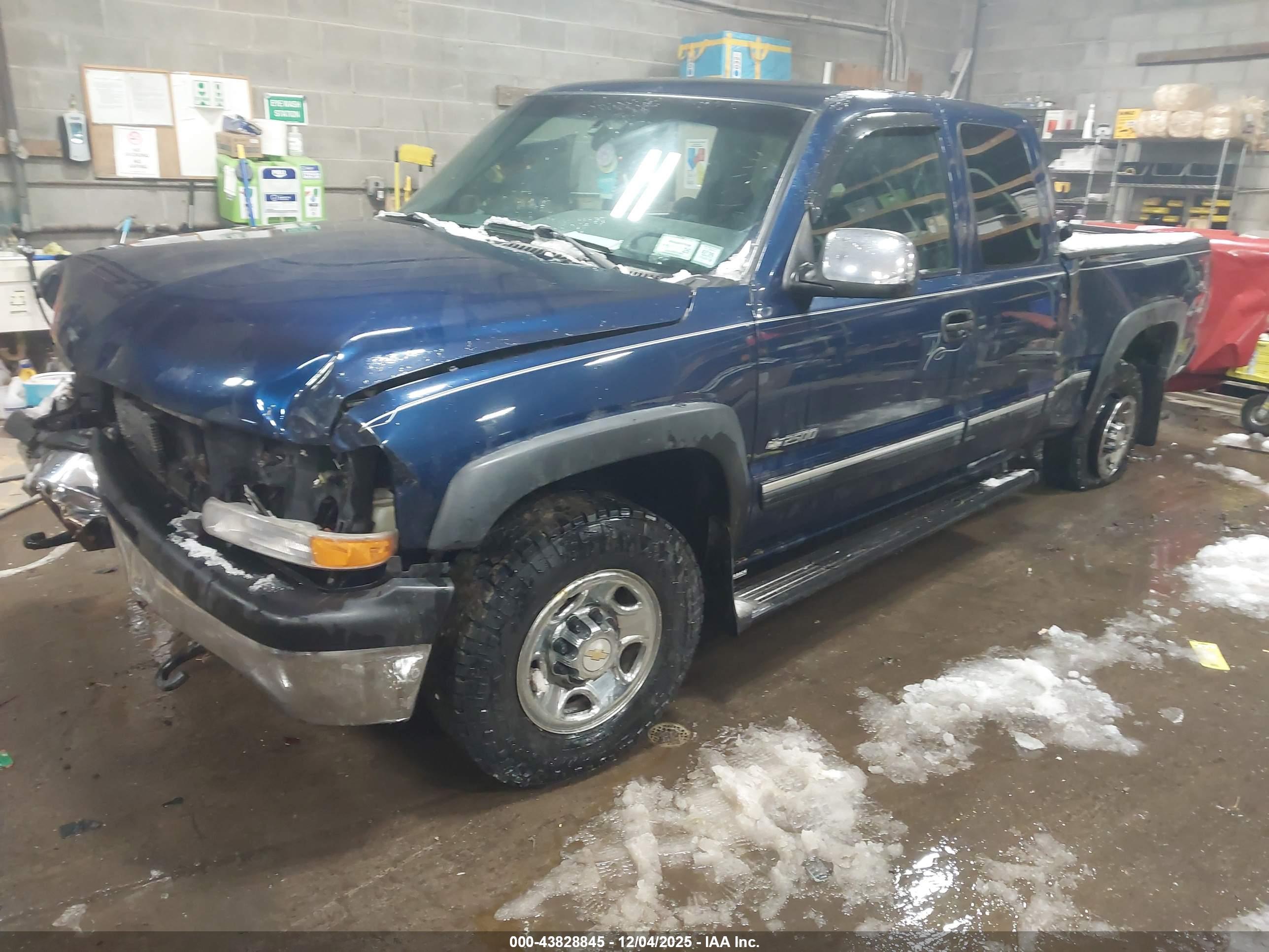 CHEVROLET SILVERADO image 2
