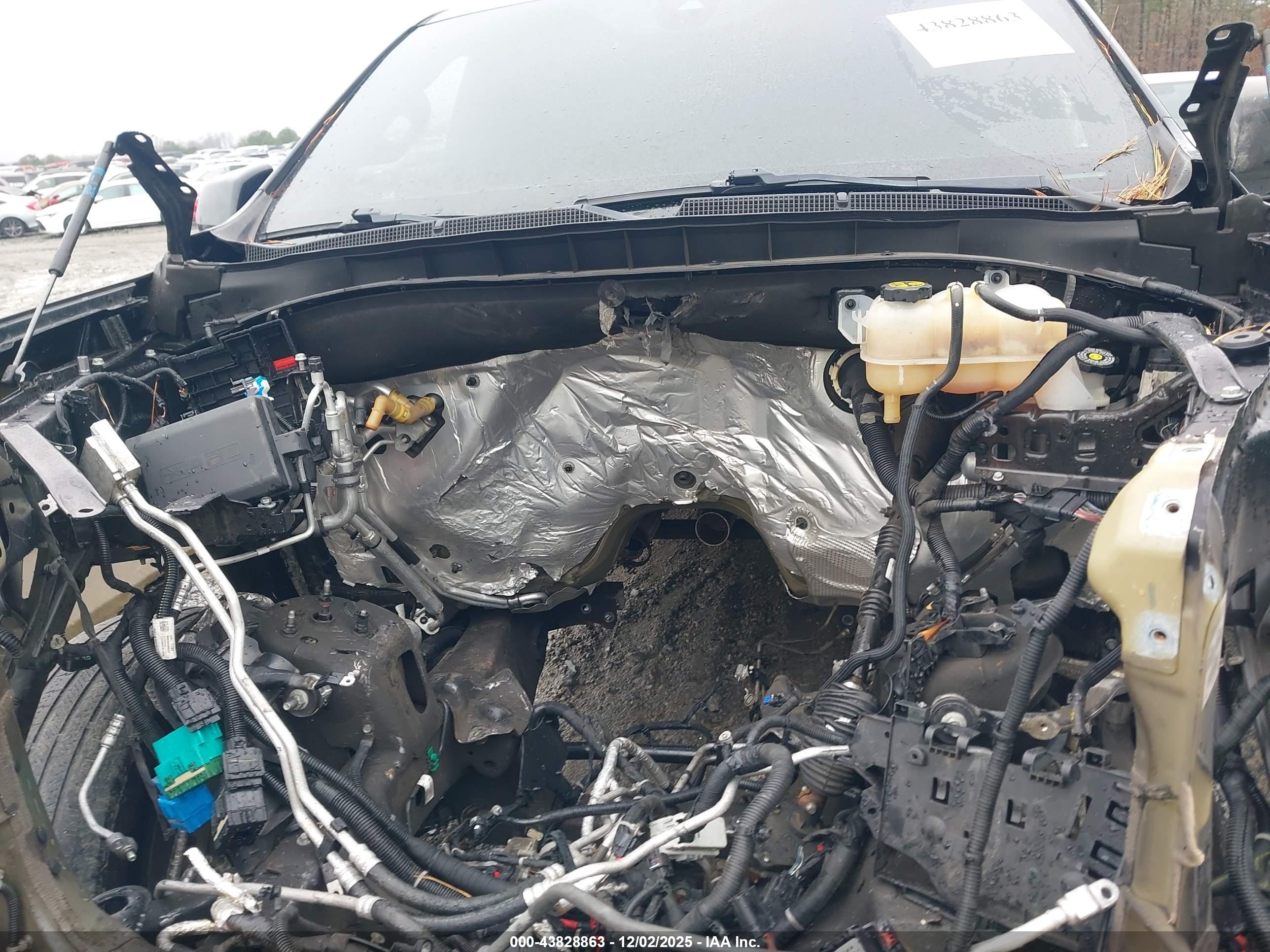 CHEVROLET SUBURBAN image 10