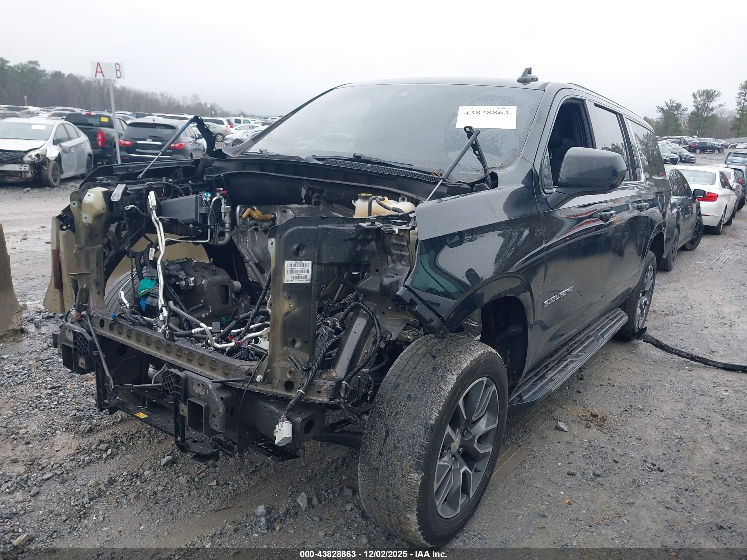CHEVROLET SUBURBAN image 2