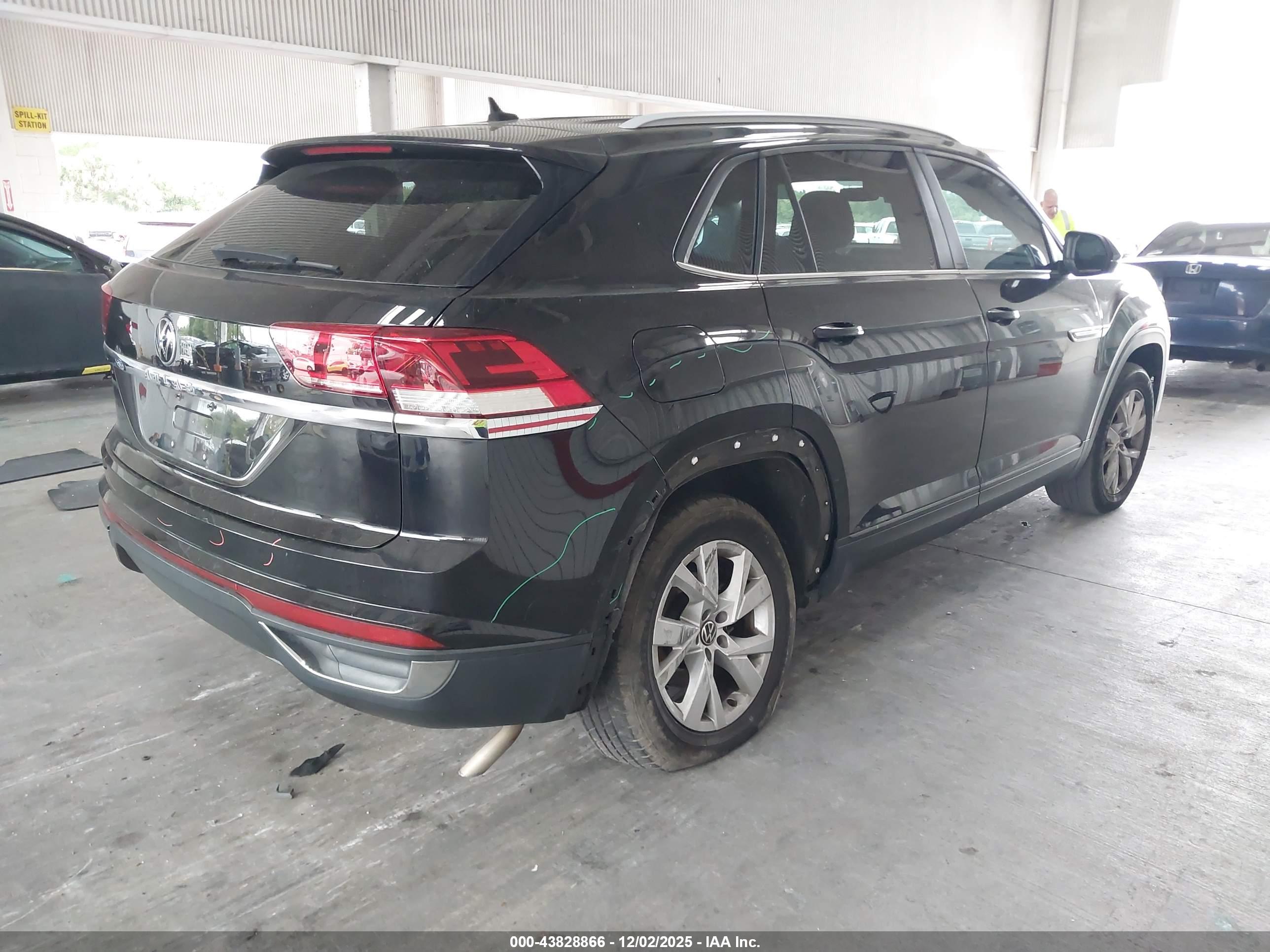 VOLKSWAGEN ATLAS image 4
