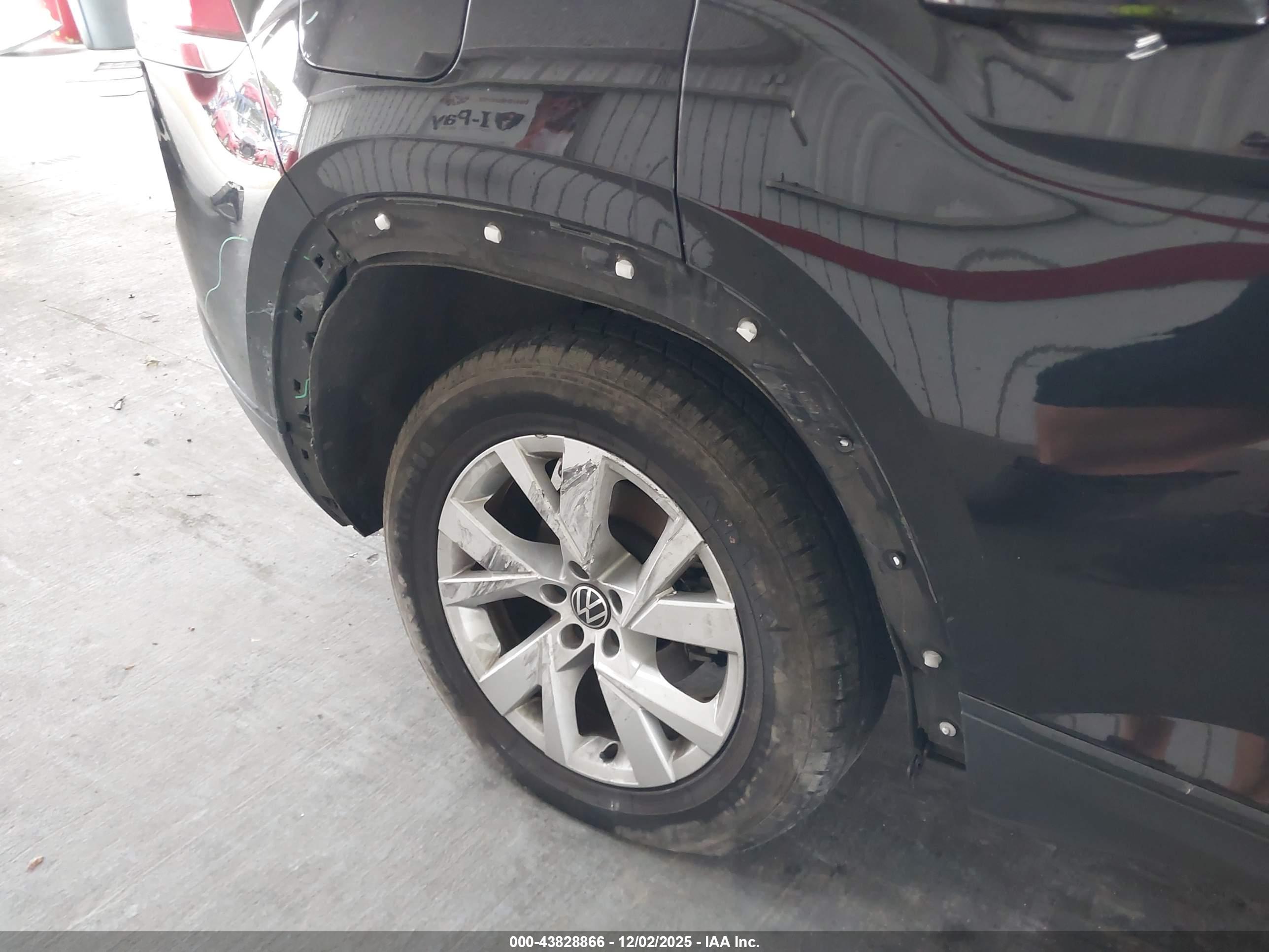 VOLKSWAGEN ATLAS image 6
