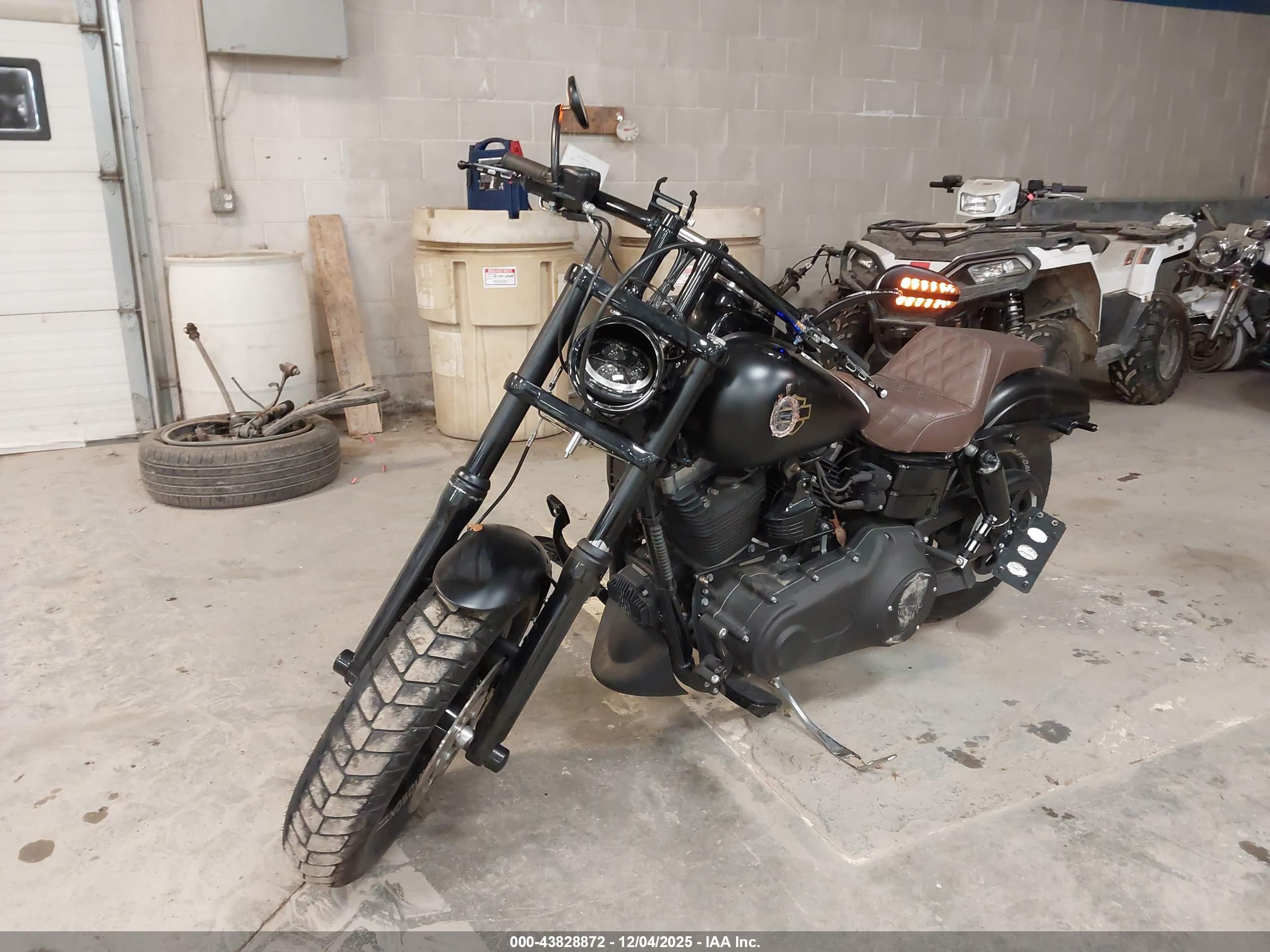 HARLEY-DAVIDSON FXDF image 2