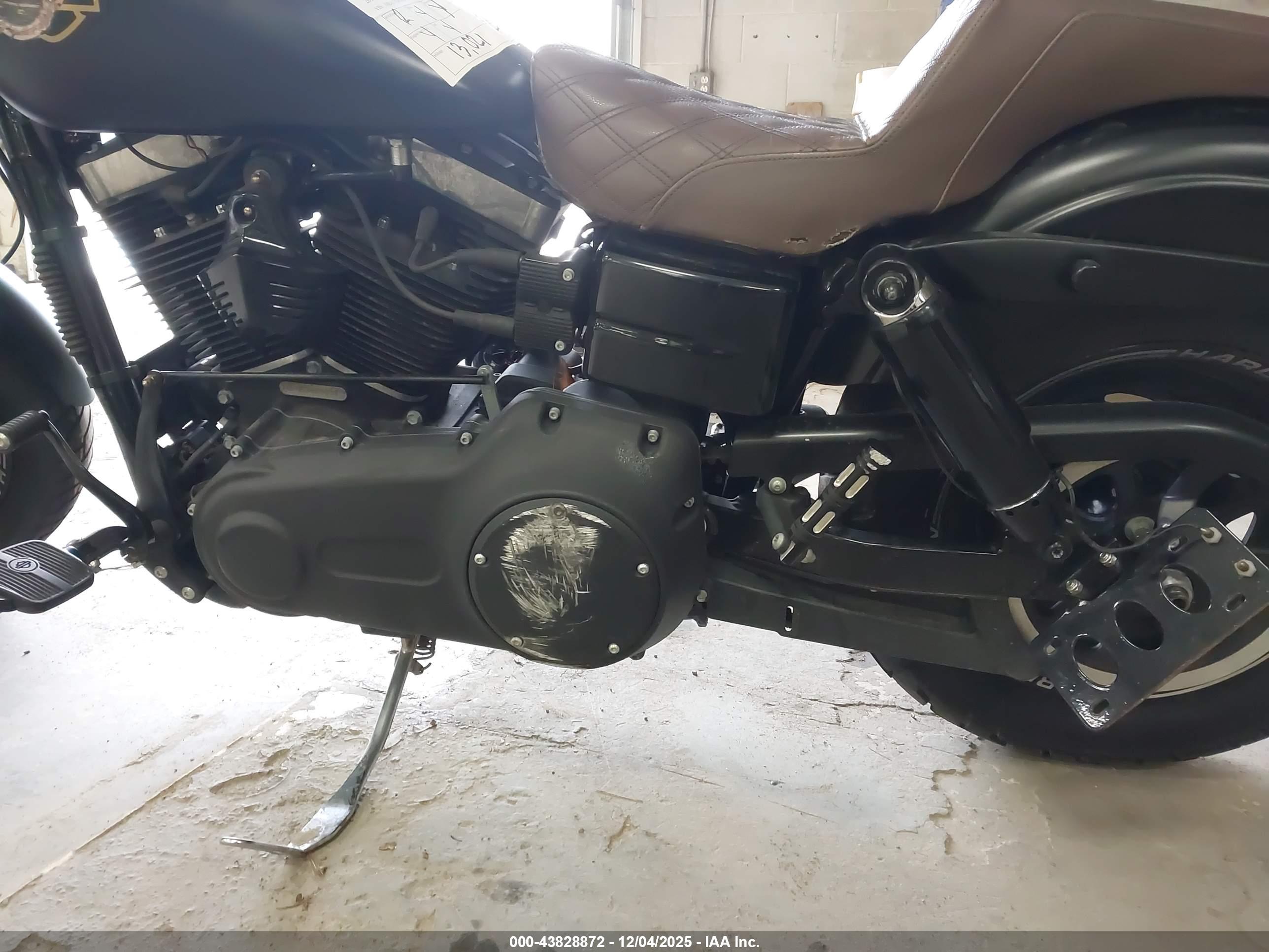 HARLEY-DAVIDSON FXDF image 9