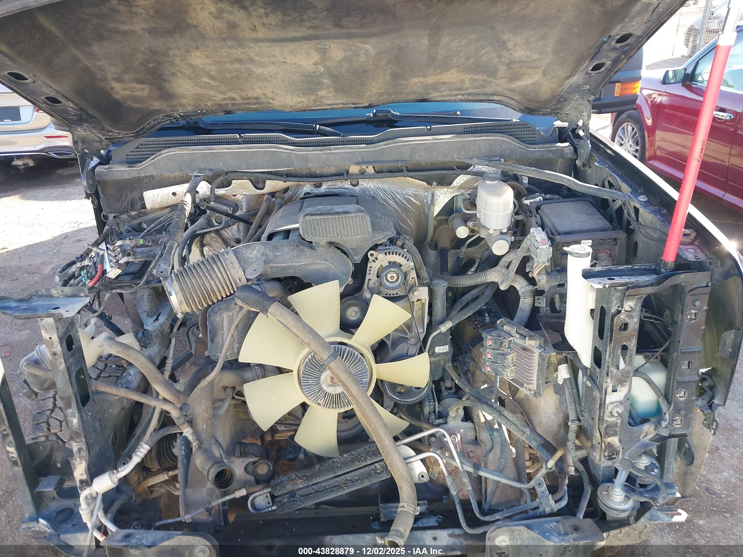 CHEVROLET SILVERADO image 10