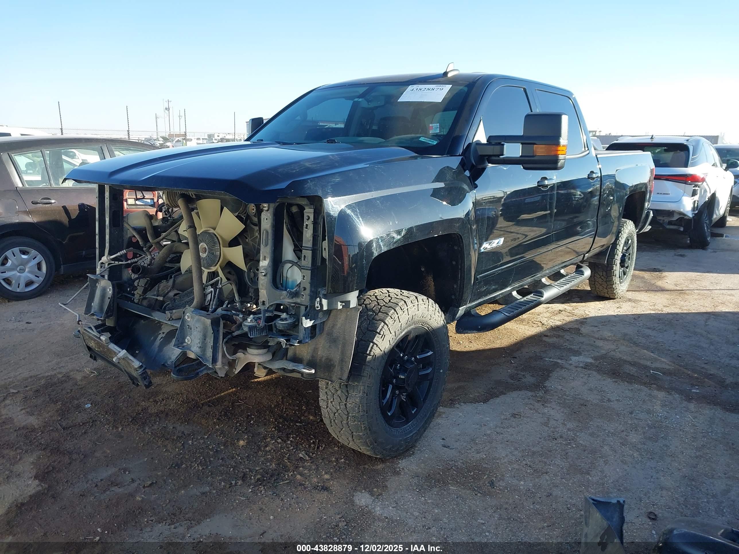CHEVROLET SILVERADO image 2