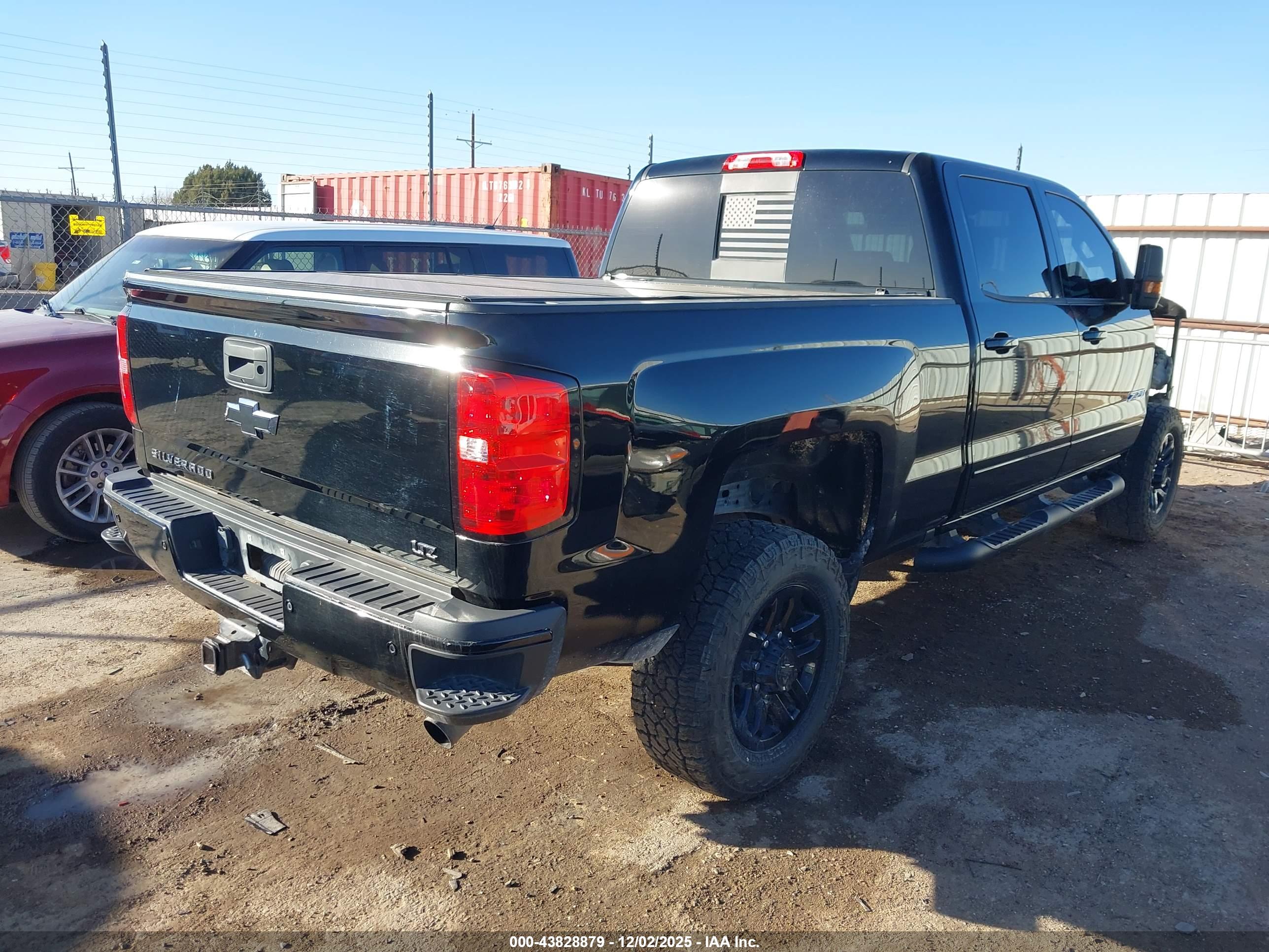 CHEVROLET SILVERADO image 4