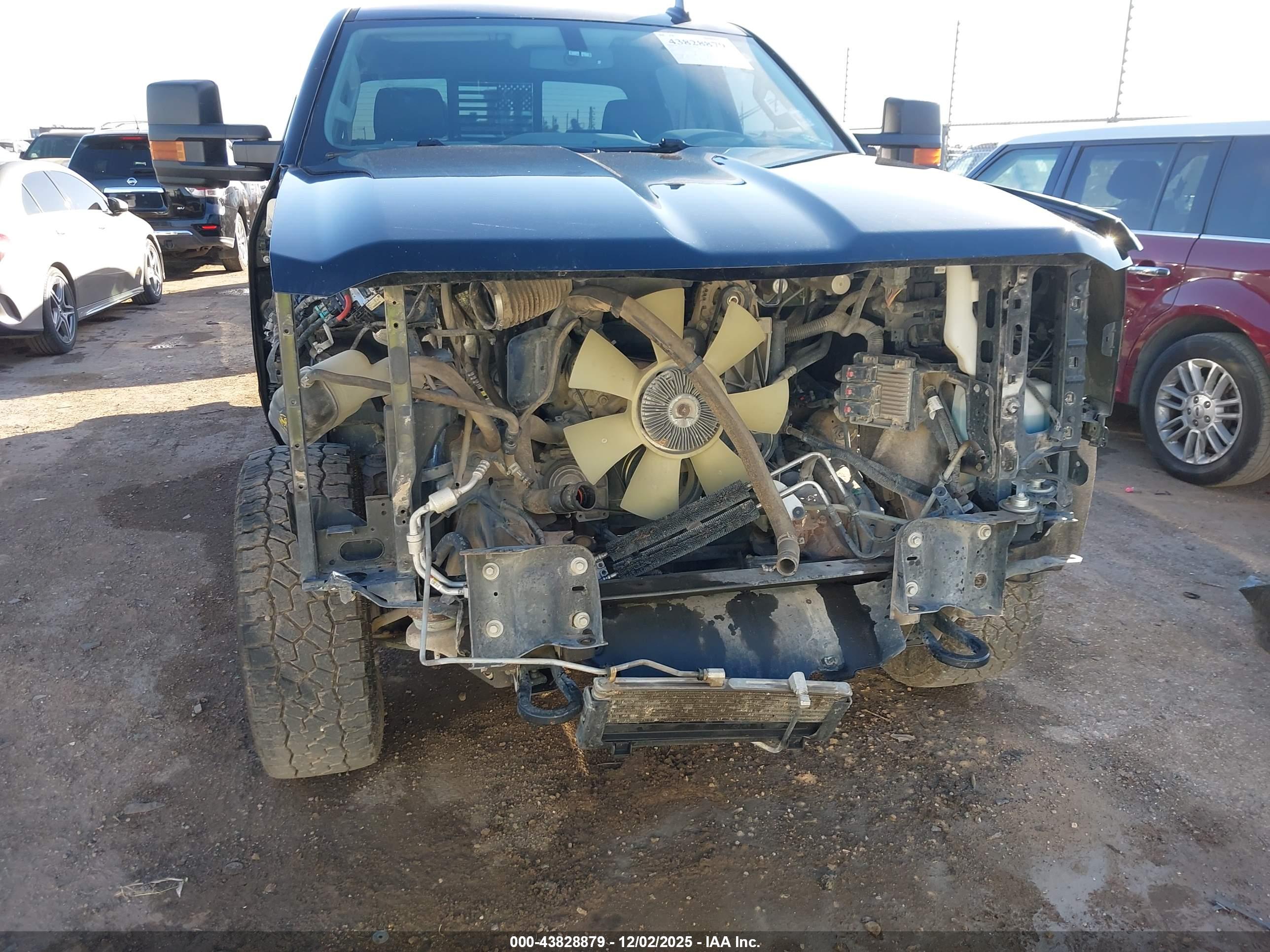 CHEVROLET SILVERADO image 6