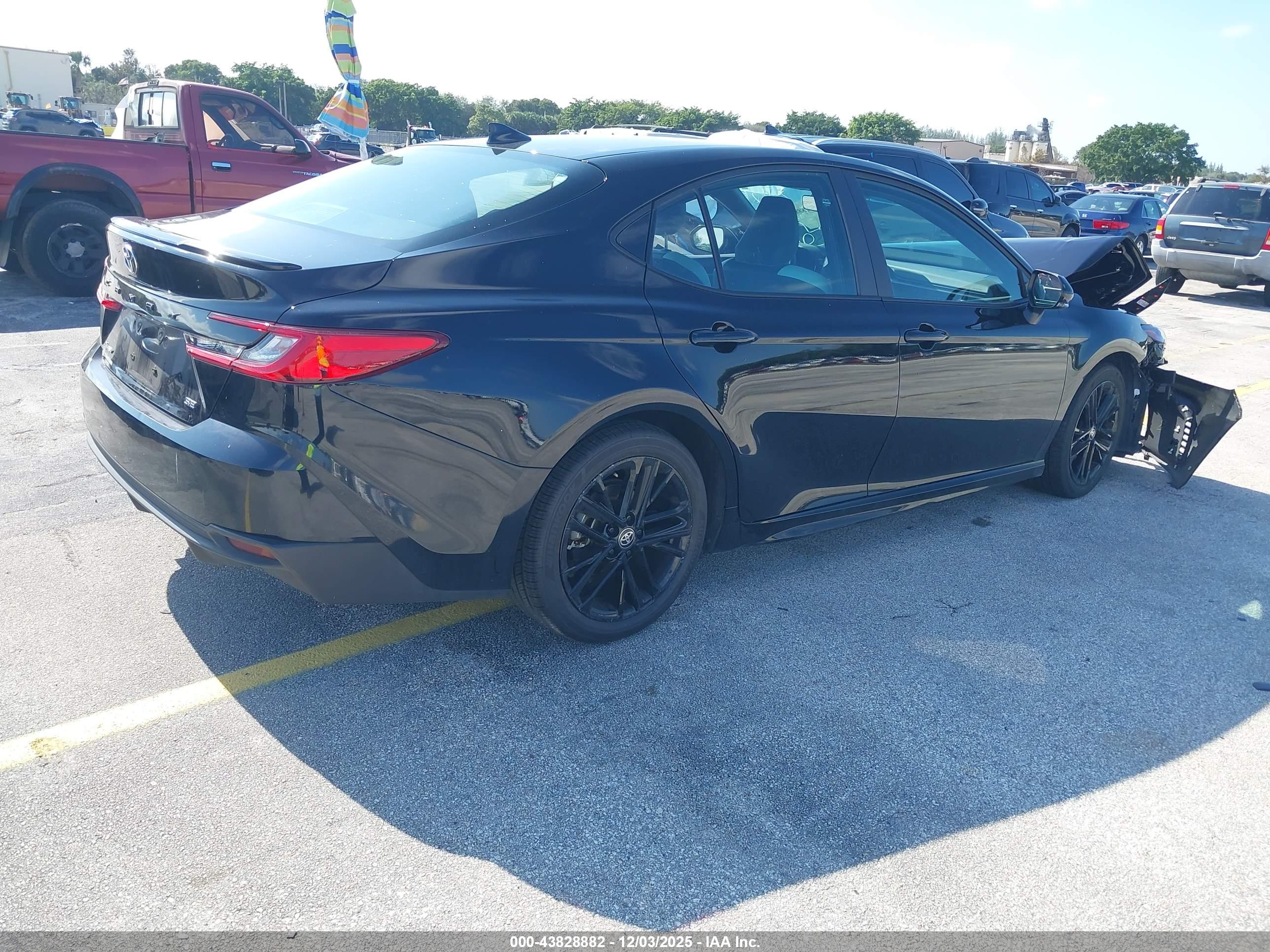 TOYOTA CAMRY image 4