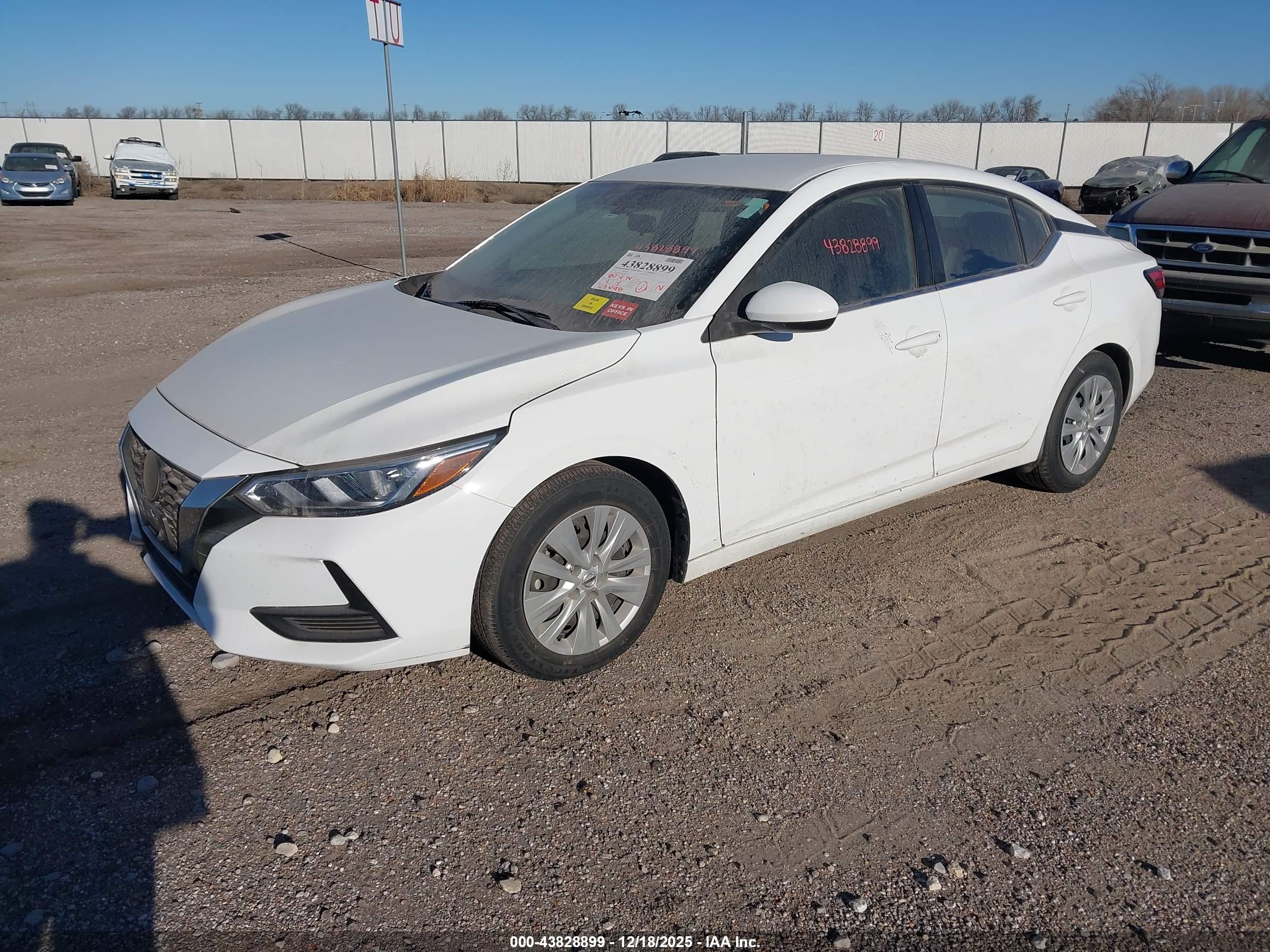 NISSAN SENTRA image 2