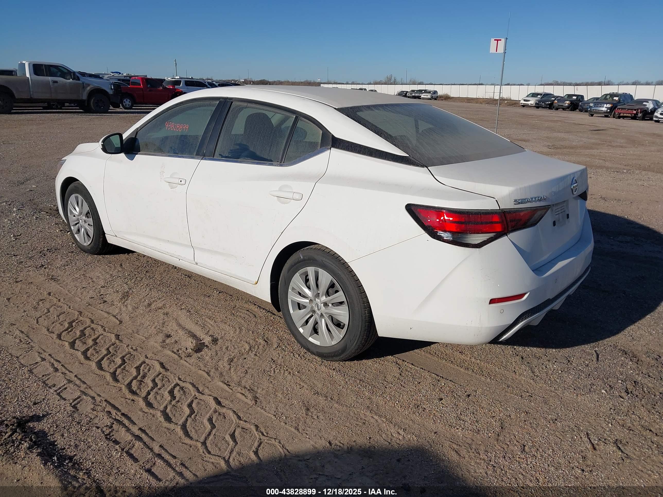 NISSAN SENTRA image 3