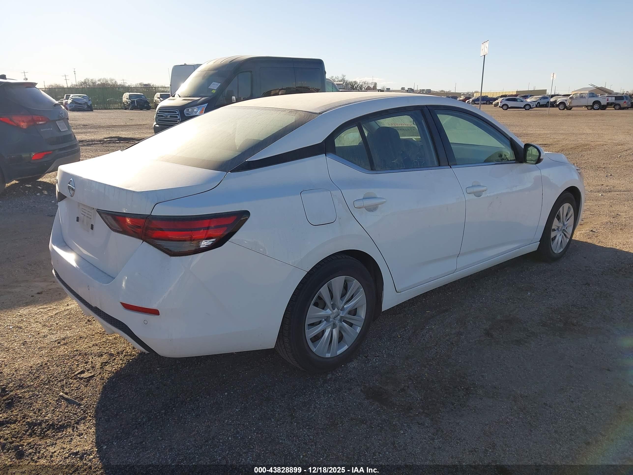 NISSAN SENTRA image 4
