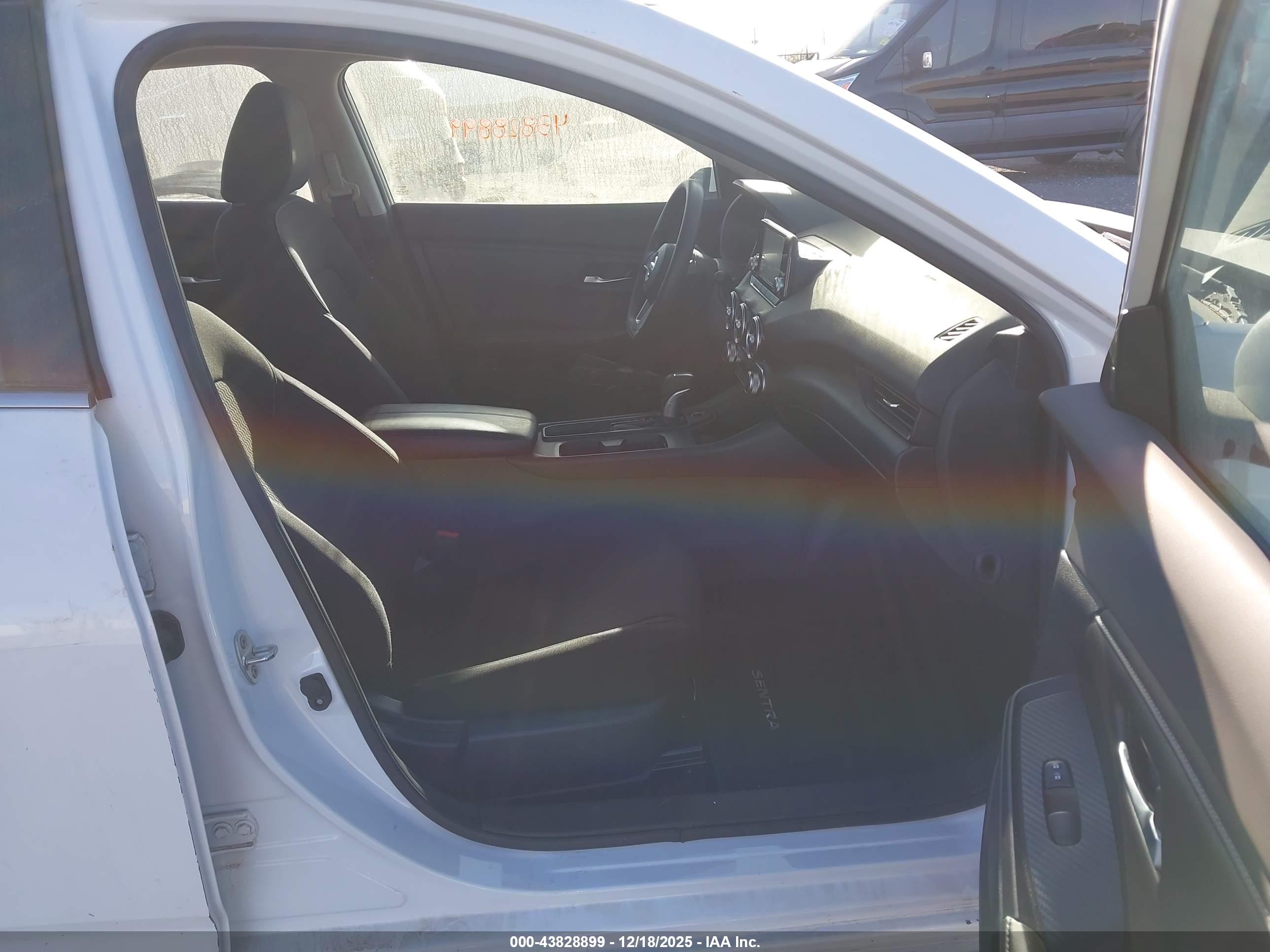 NISSAN SENTRA image 5