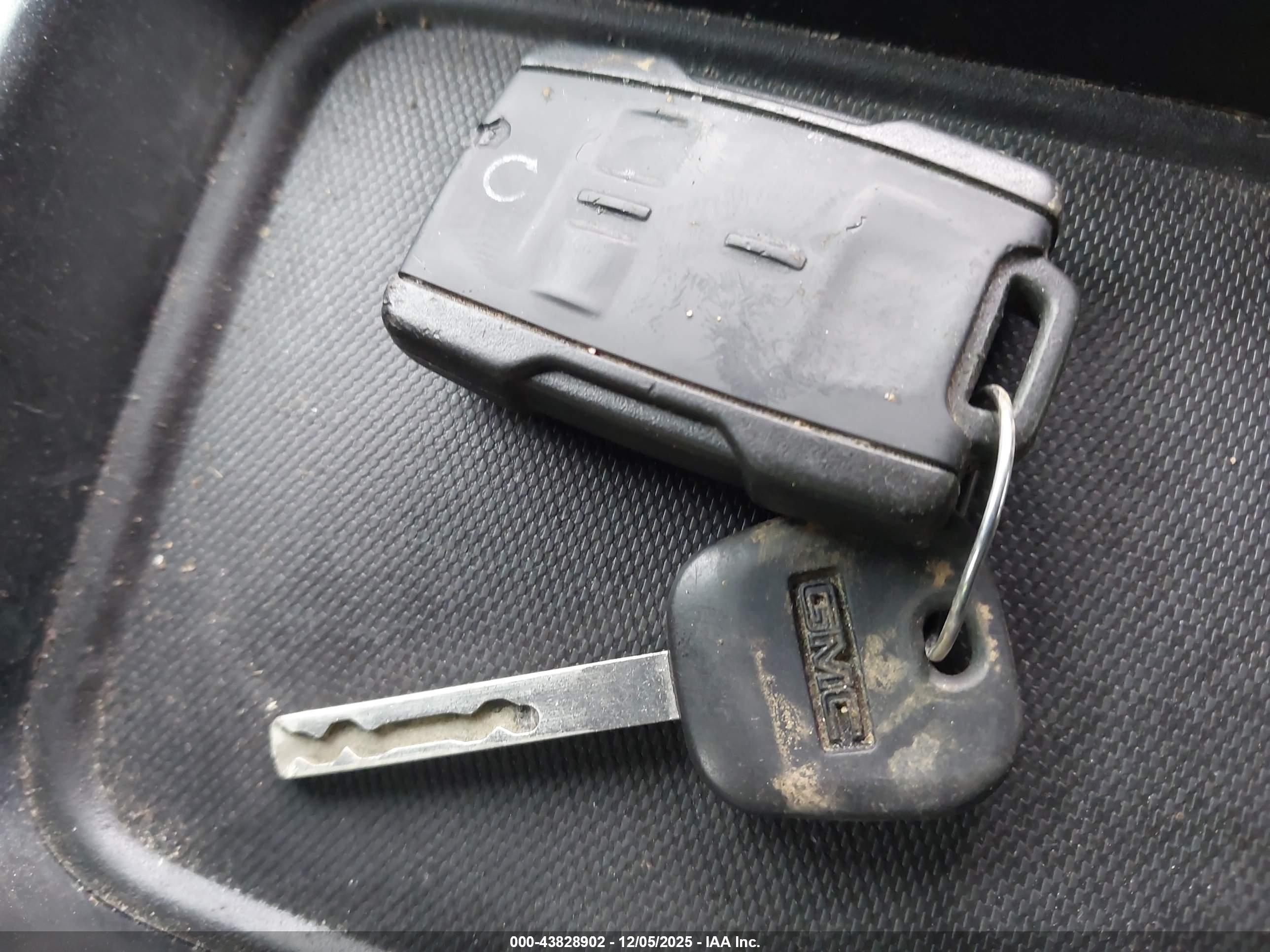 GMC SIERRA image 11