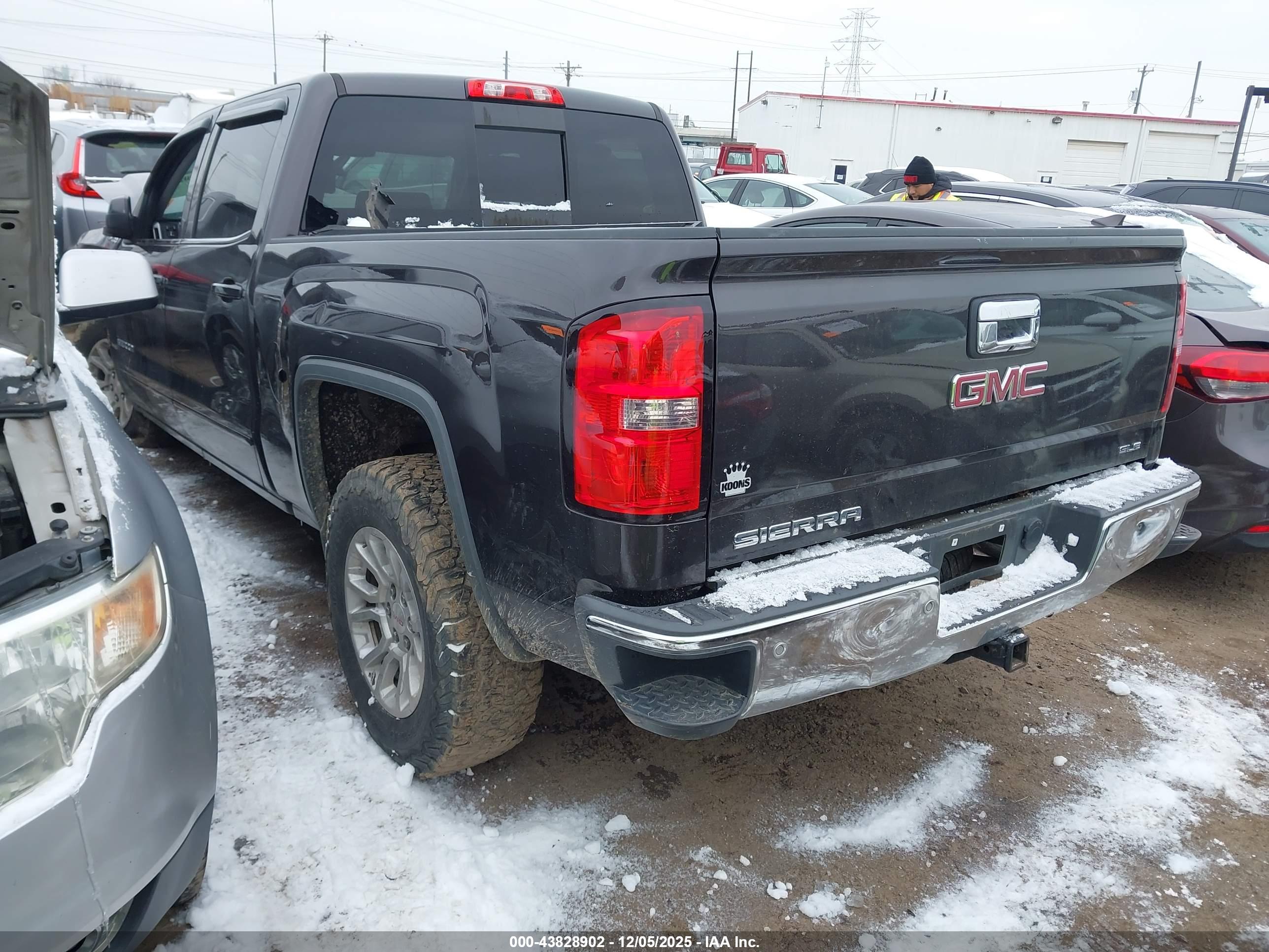 GMC SIERRA image 3