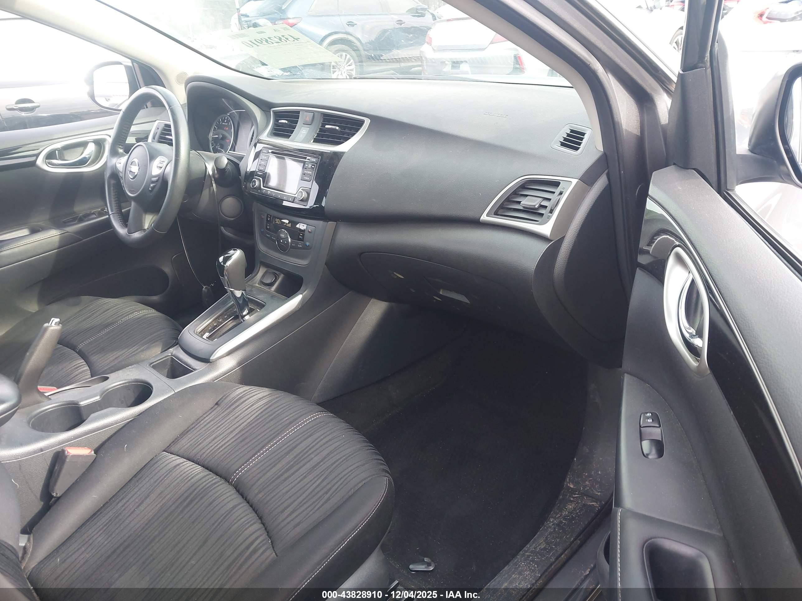 NISSAN SENTRA image 5