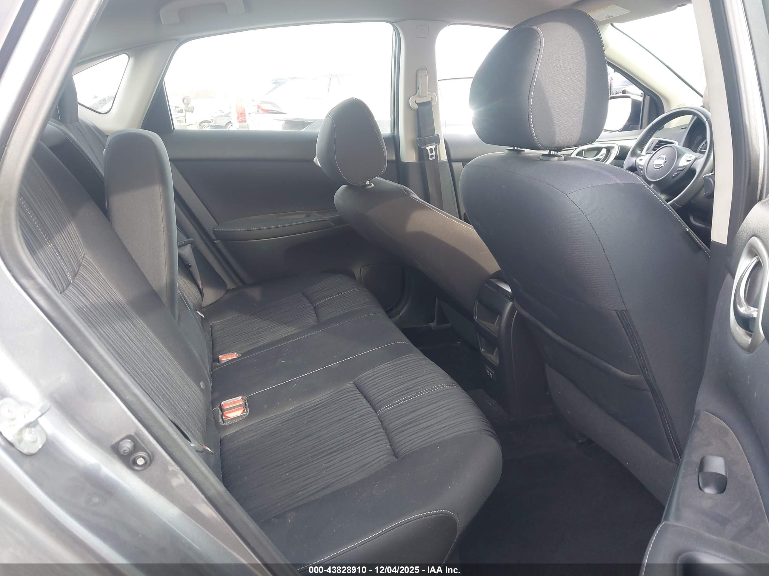 NISSAN SENTRA image 8