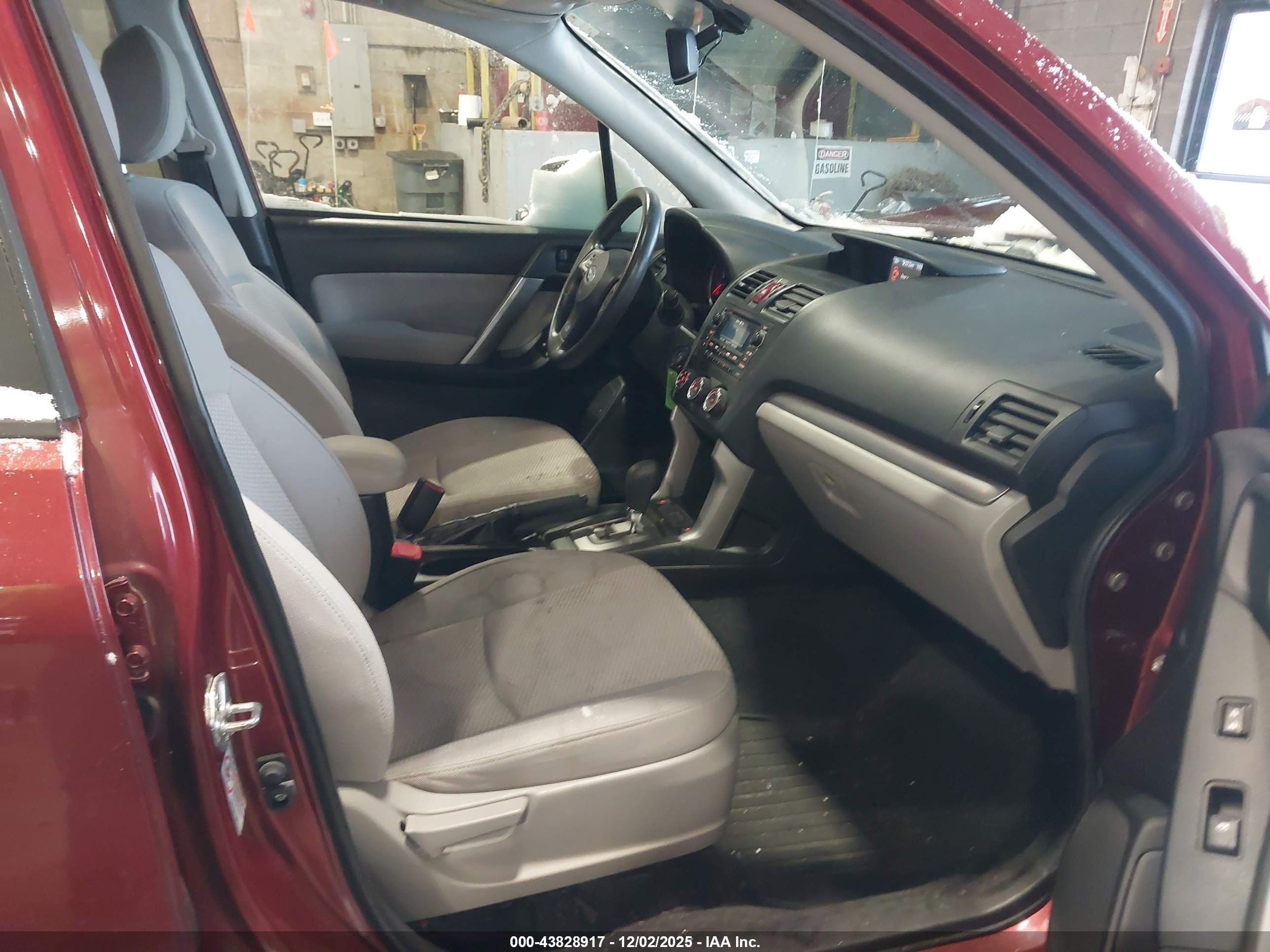 SUBARU FORESTER image 5