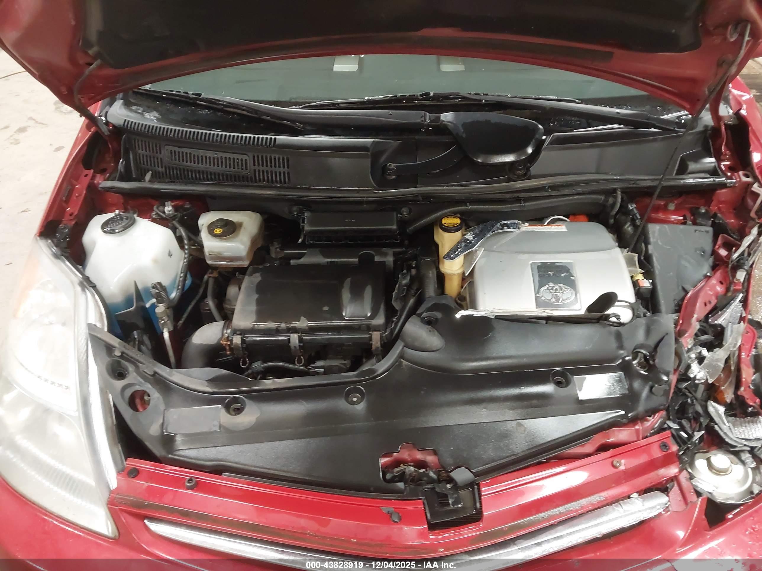TOYOTA PRIUS image 10