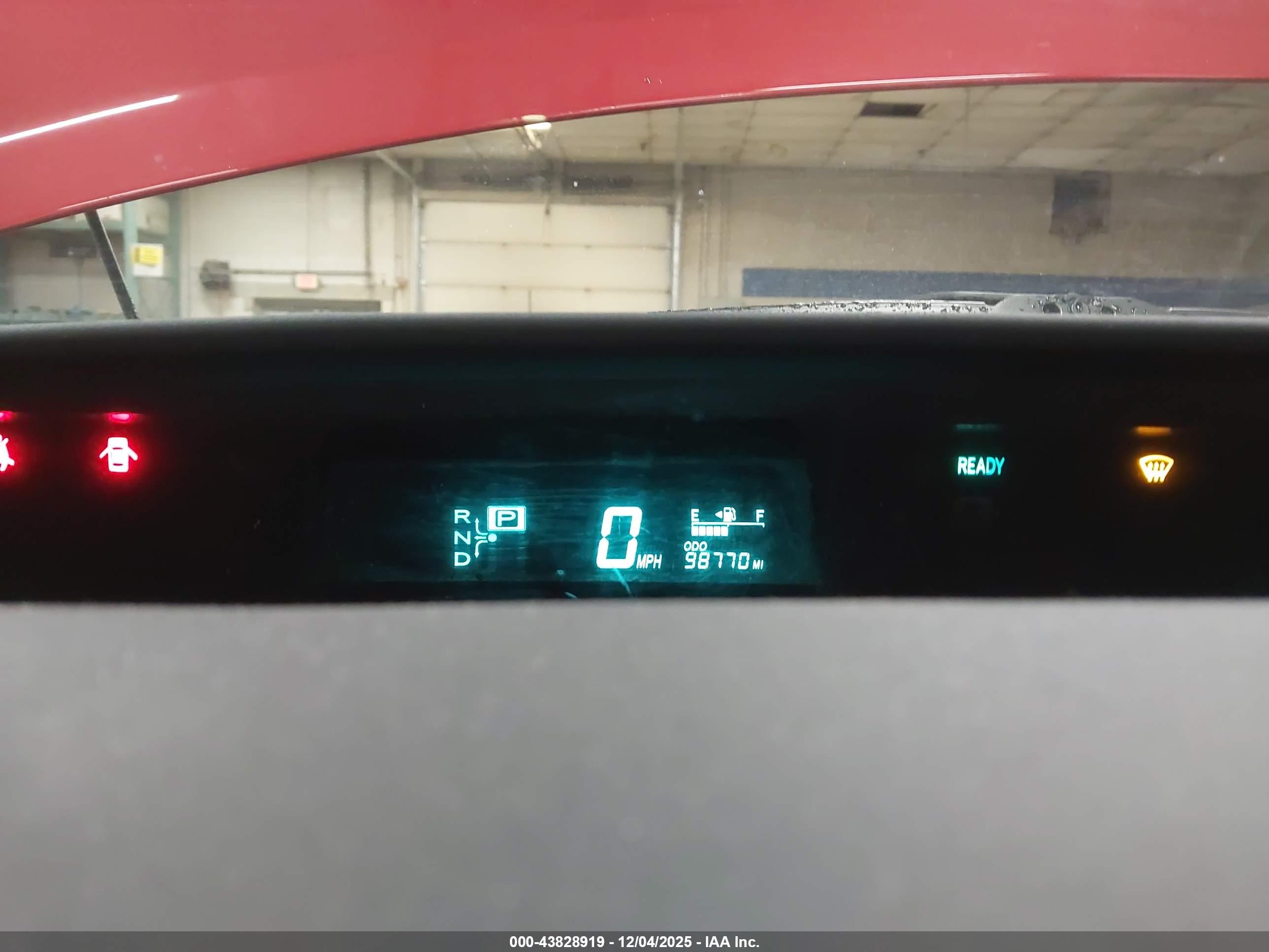 TOYOTA PRIUS image 7