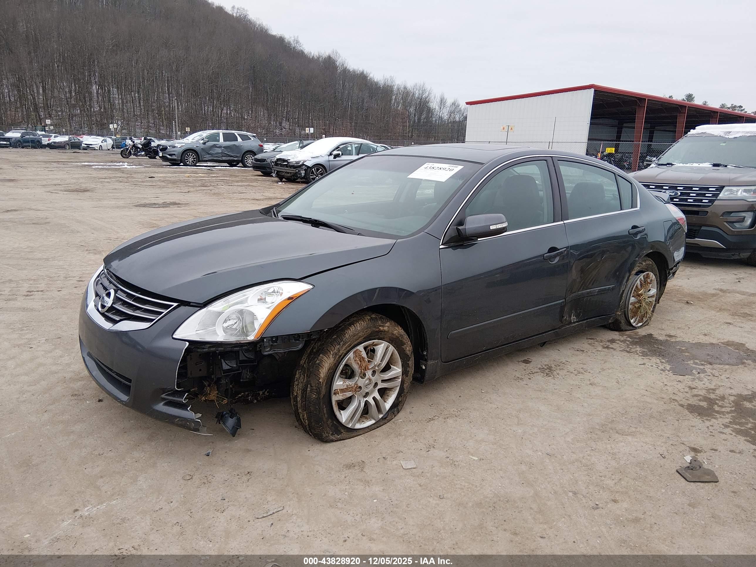 NISSAN ALTIMA image 2