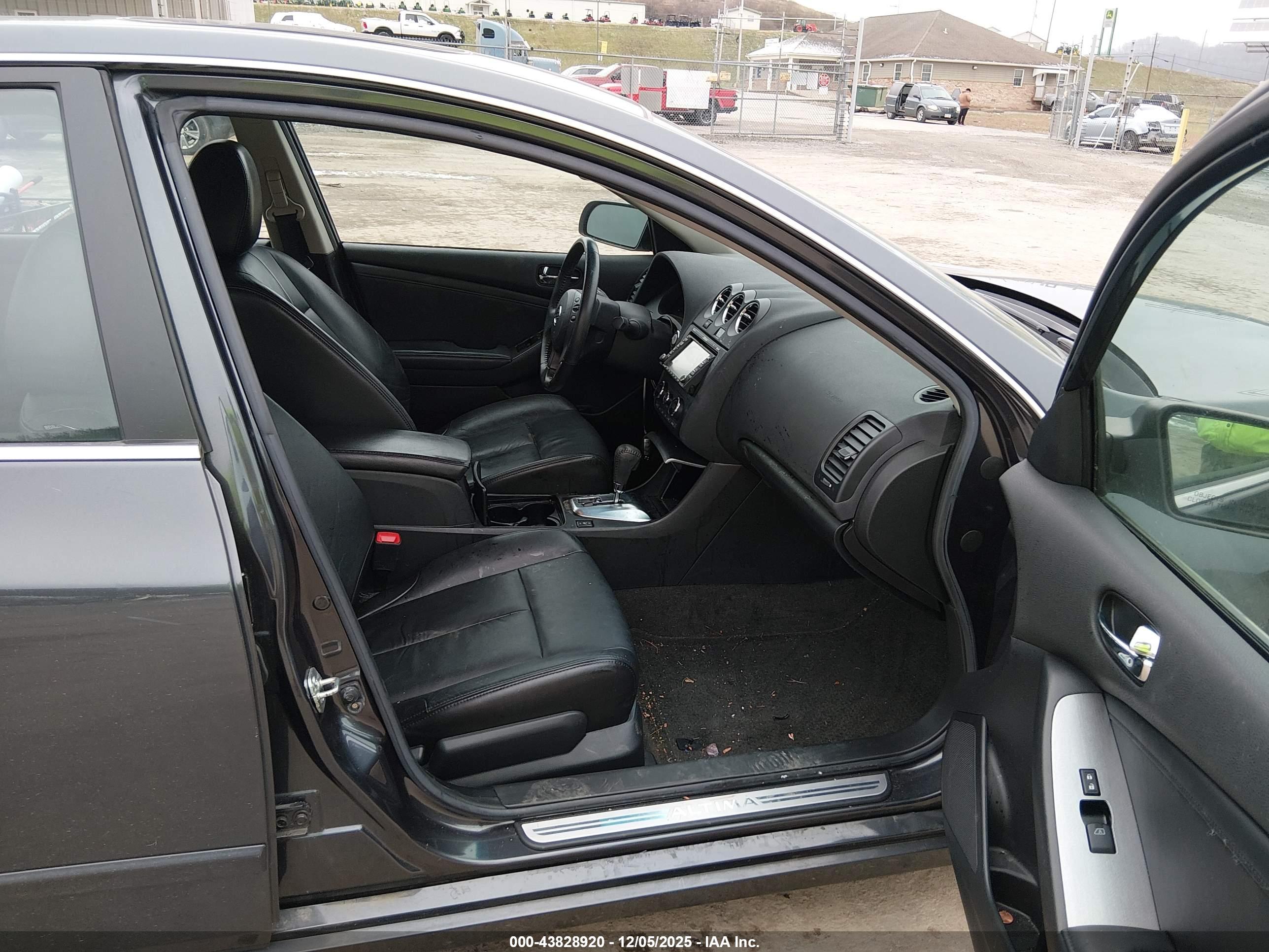 NISSAN ALTIMA image 5