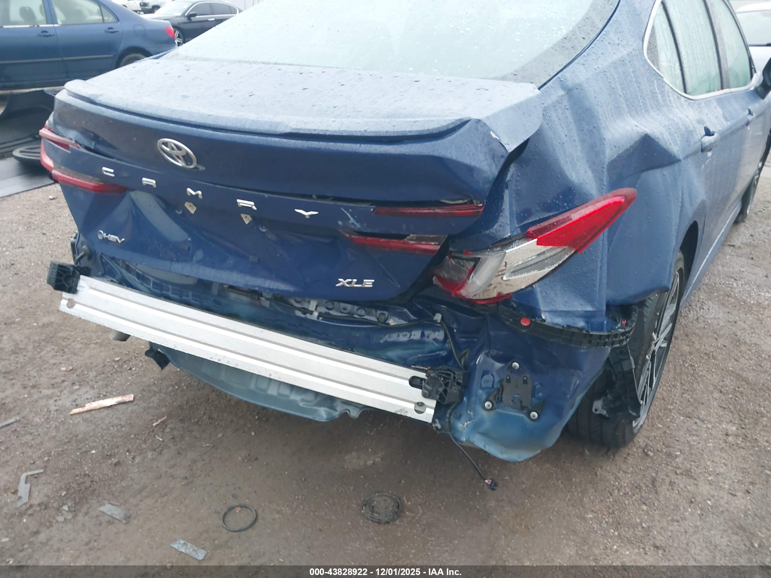 TOYOTA CAMRY image 6