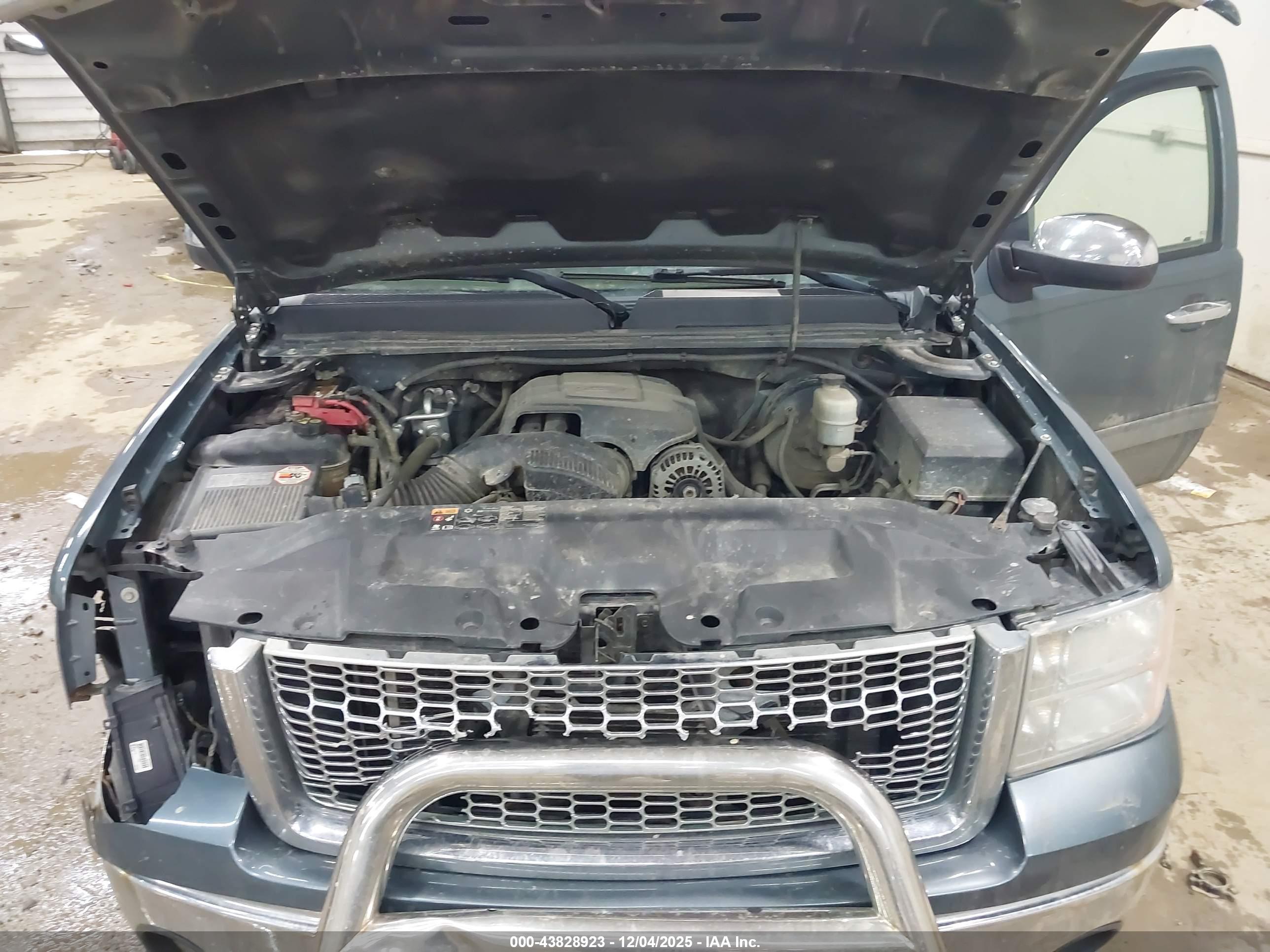 GMC SIERRA image 10