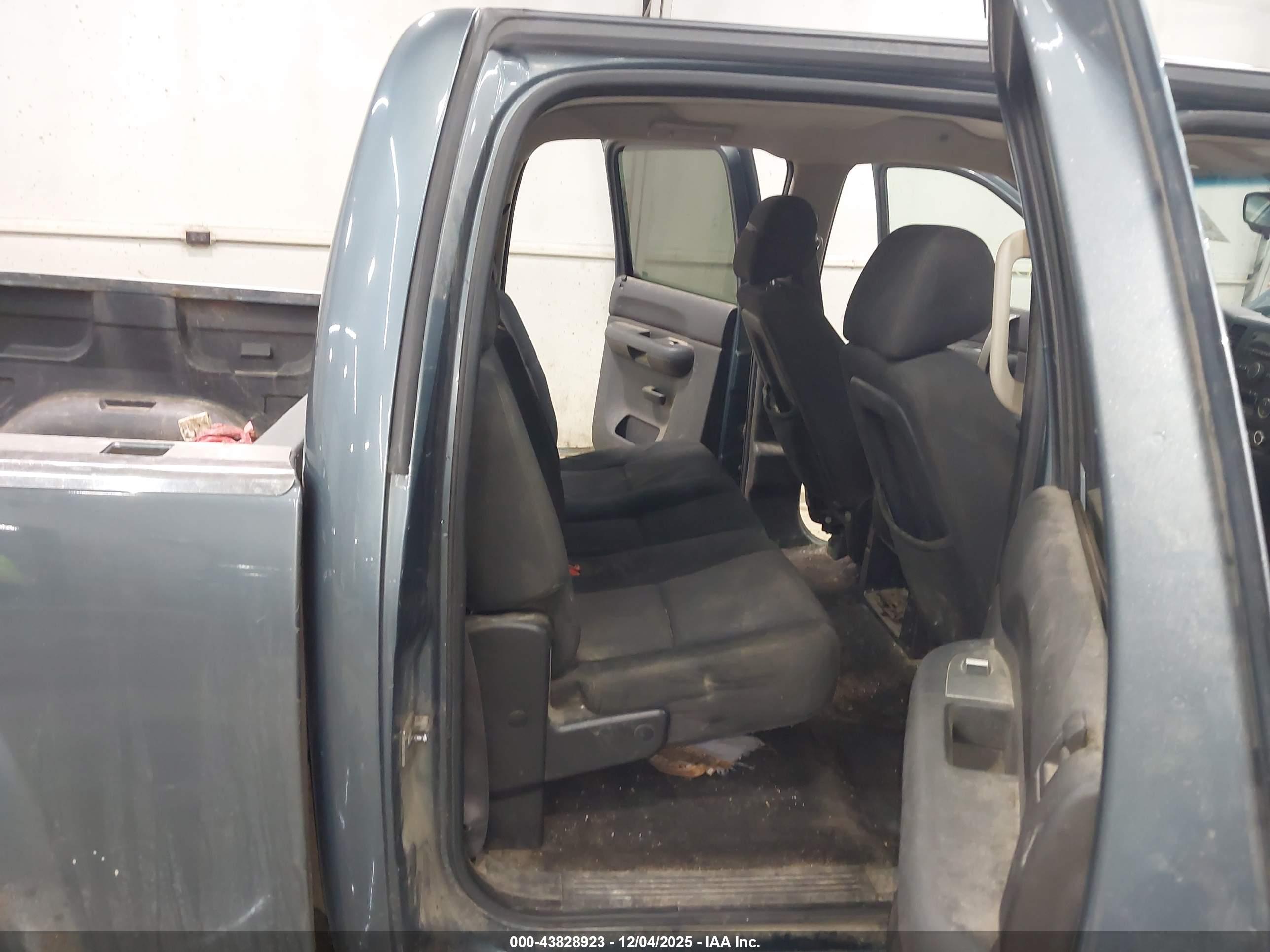 GMC SIERRA image 8