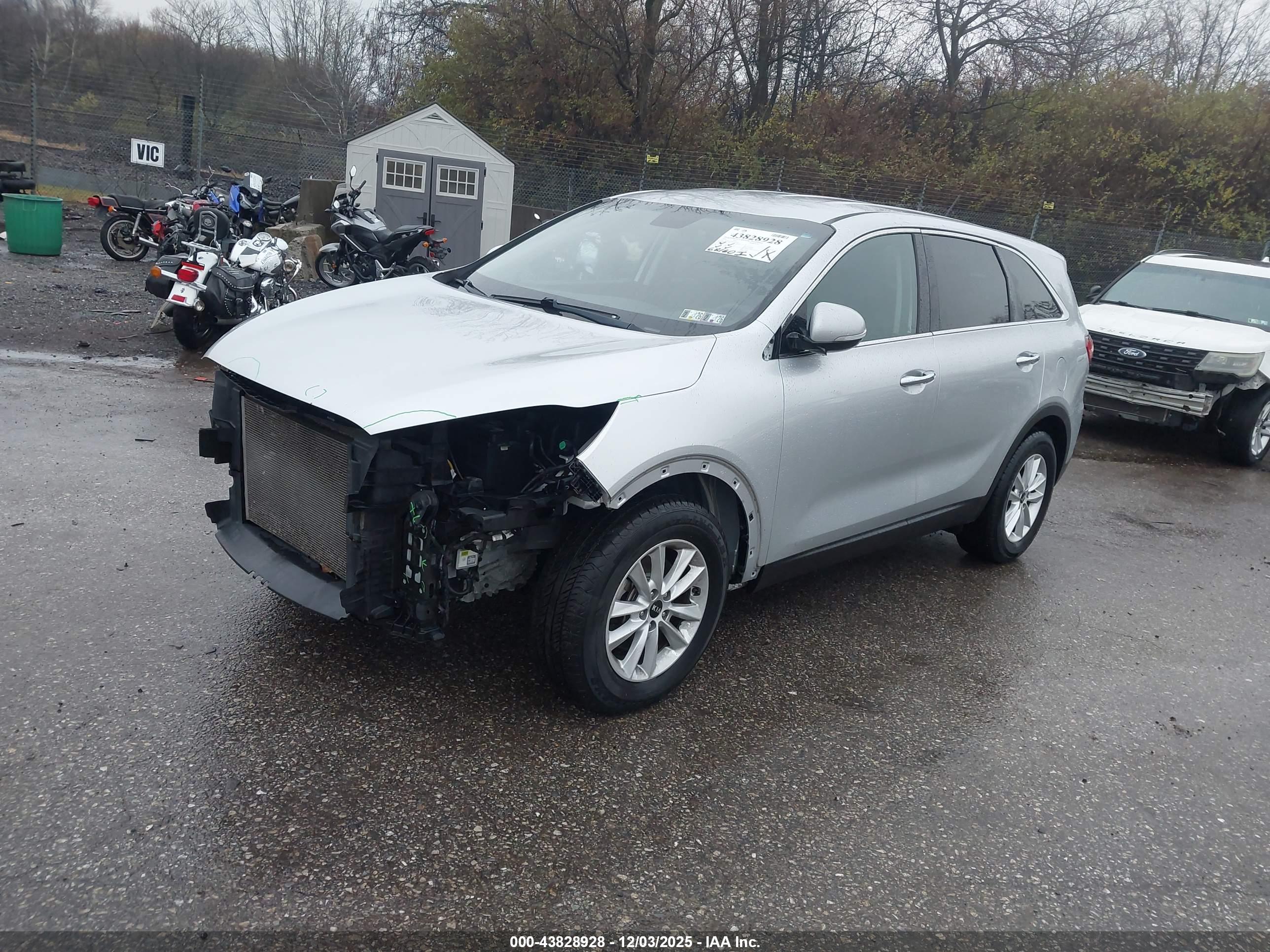 KIA SORENTO image 2