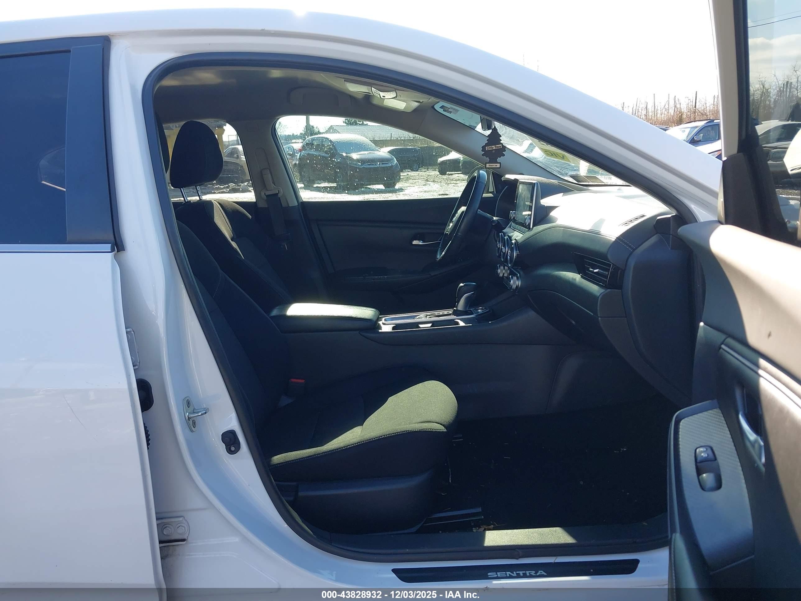 NISSAN SENTRA image 5