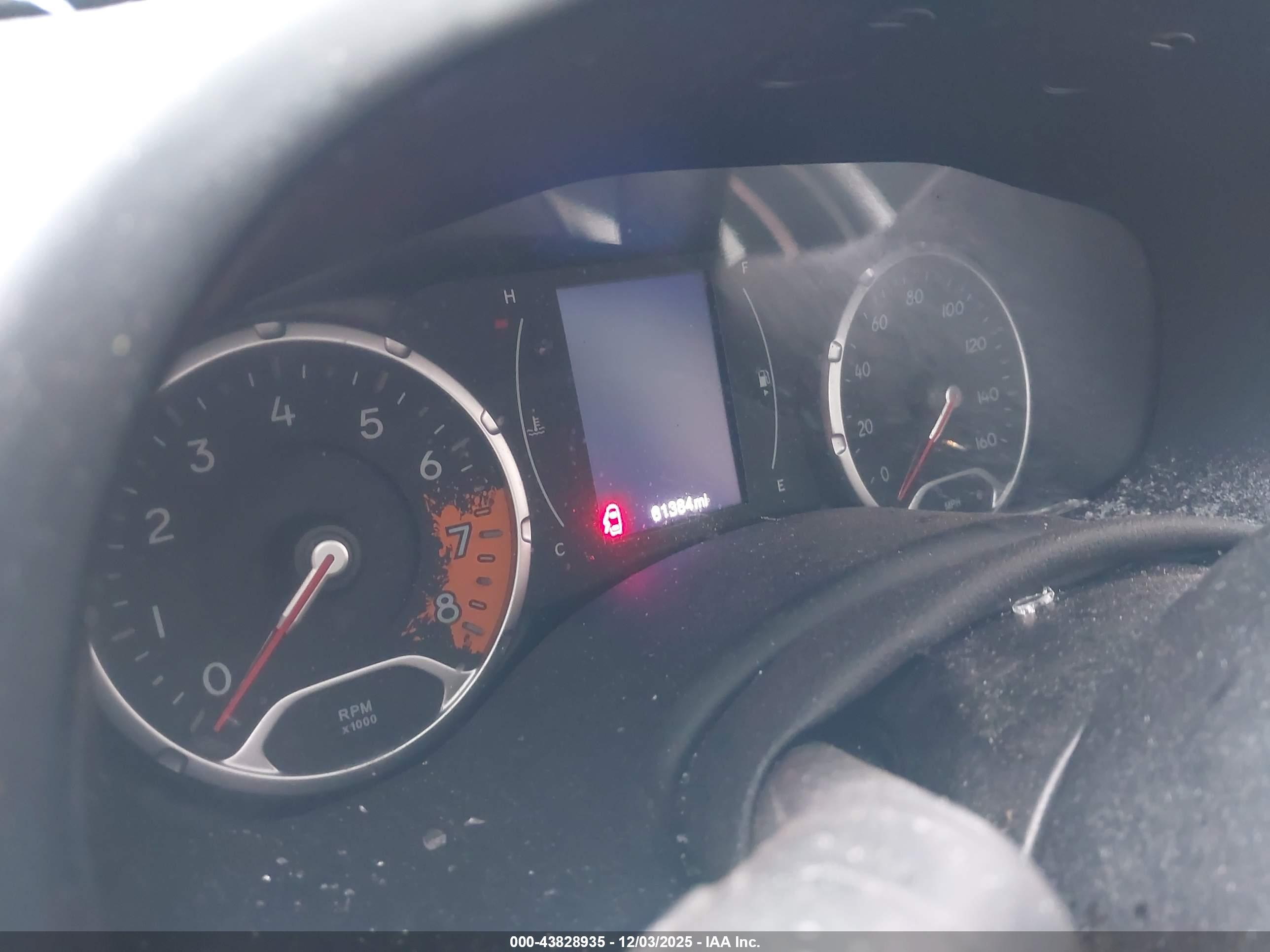 JEEP RENEGADE image 7