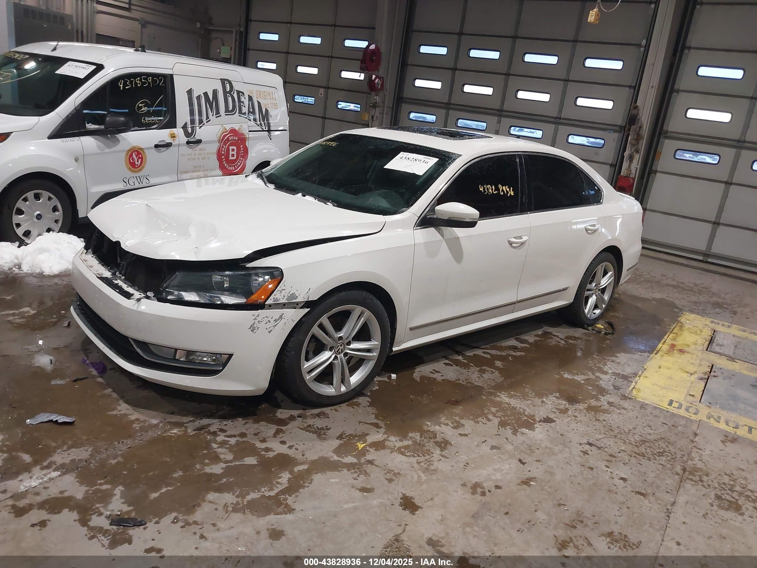 VOLKSWAGEN PASSAT image 2