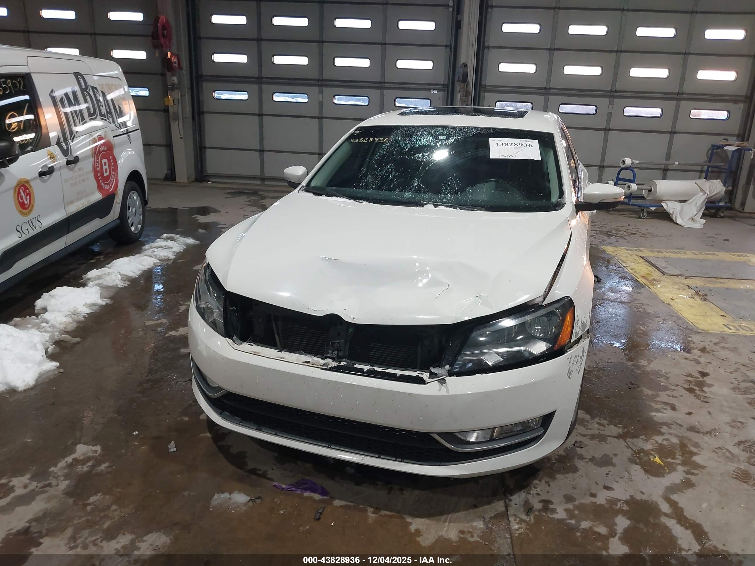 VOLKSWAGEN PASSAT image 6