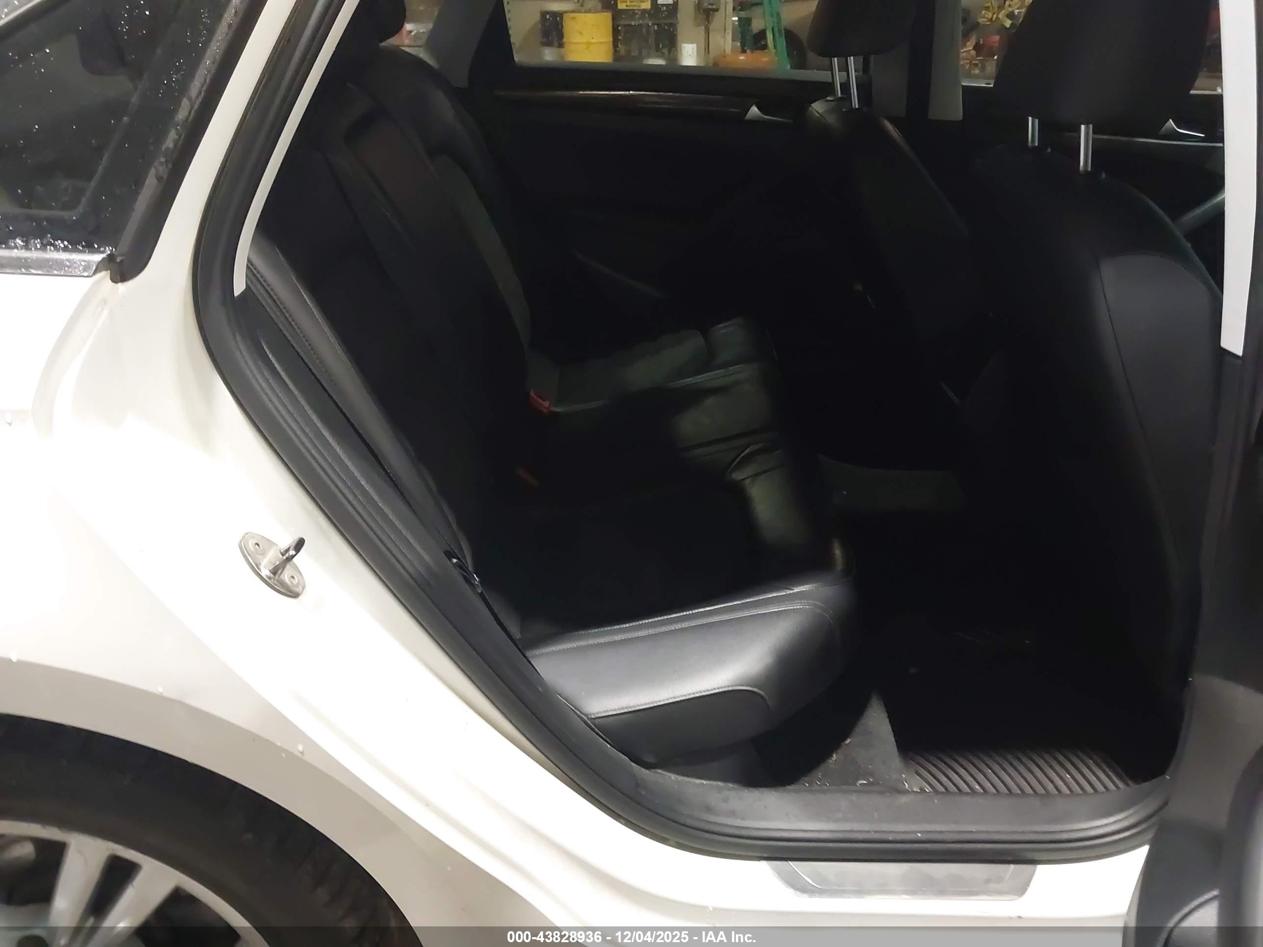 VOLKSWAGEN PASSAT image 8