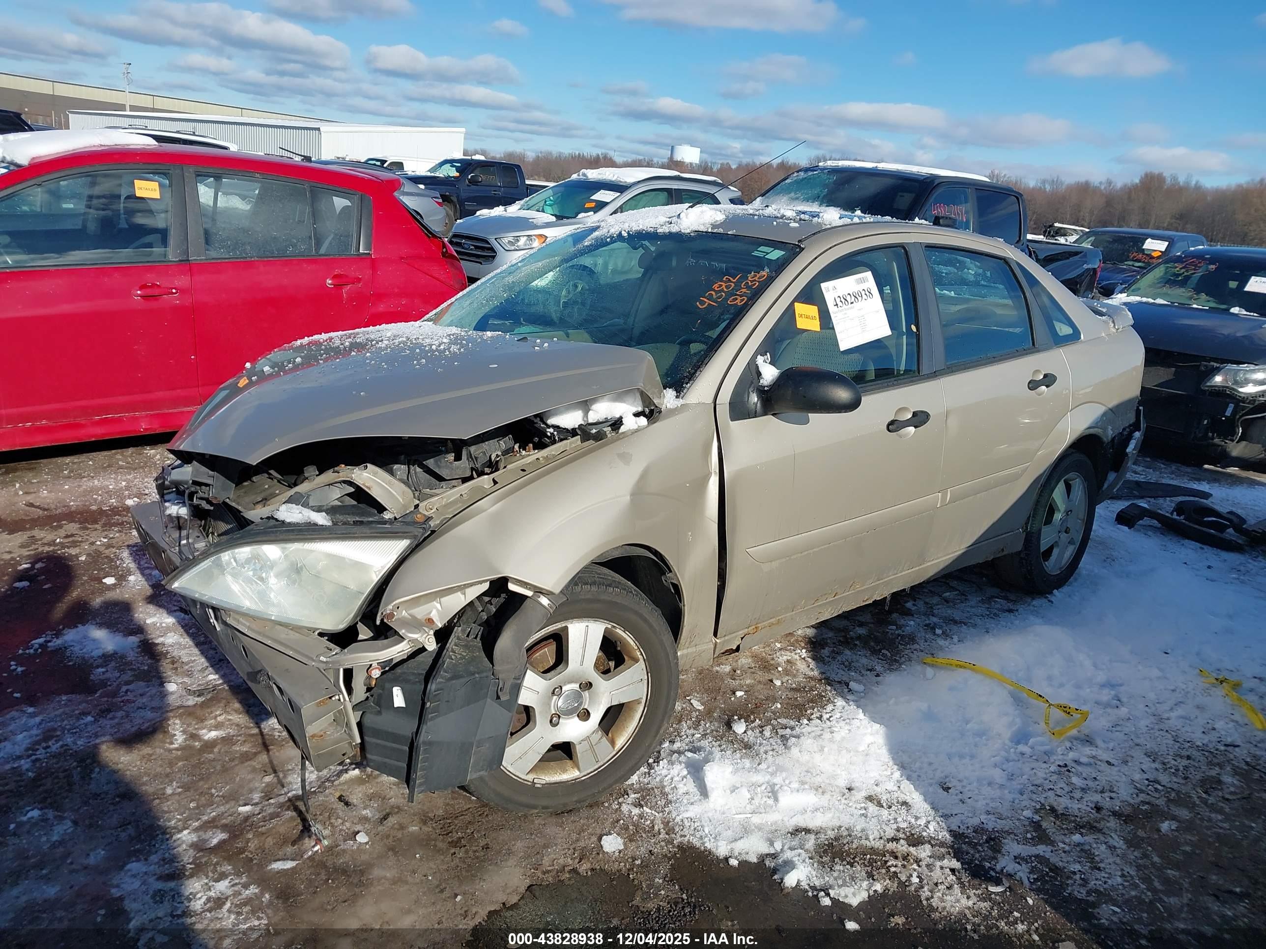 FORD FOCUS image 2