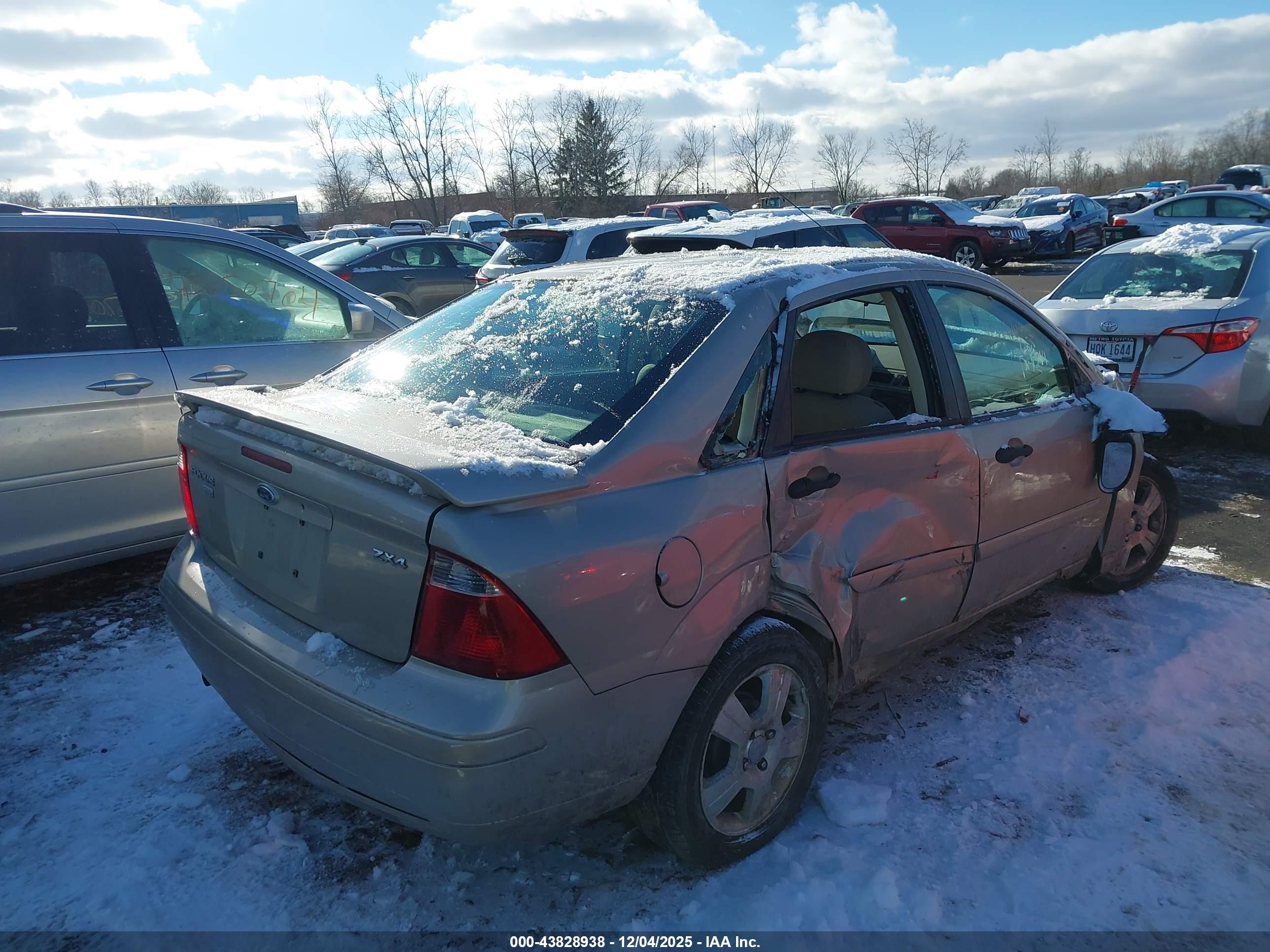 FORD FOCUS image 4