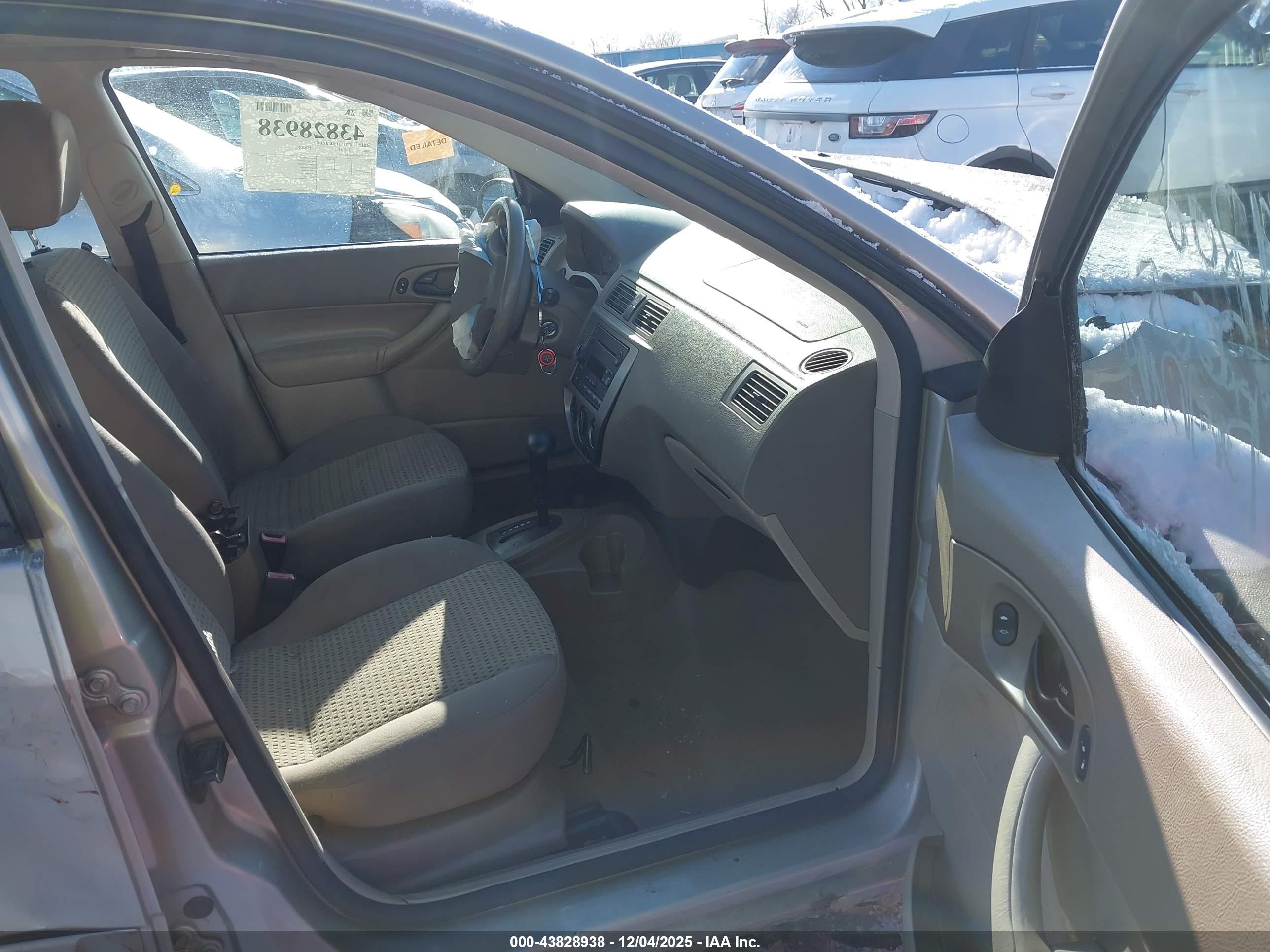 FORD FOCUS image 5