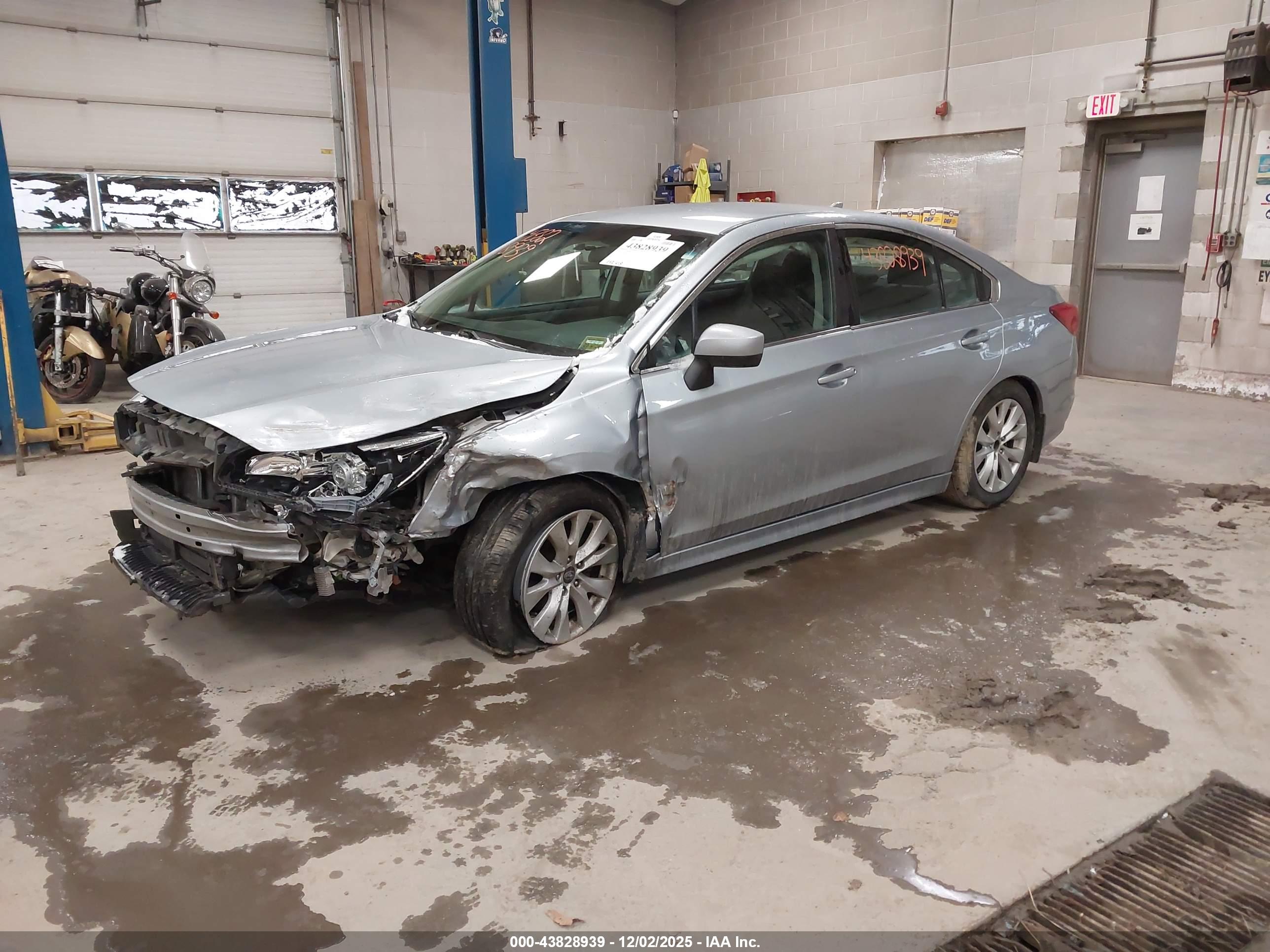 SUBARU LEGACY image 2