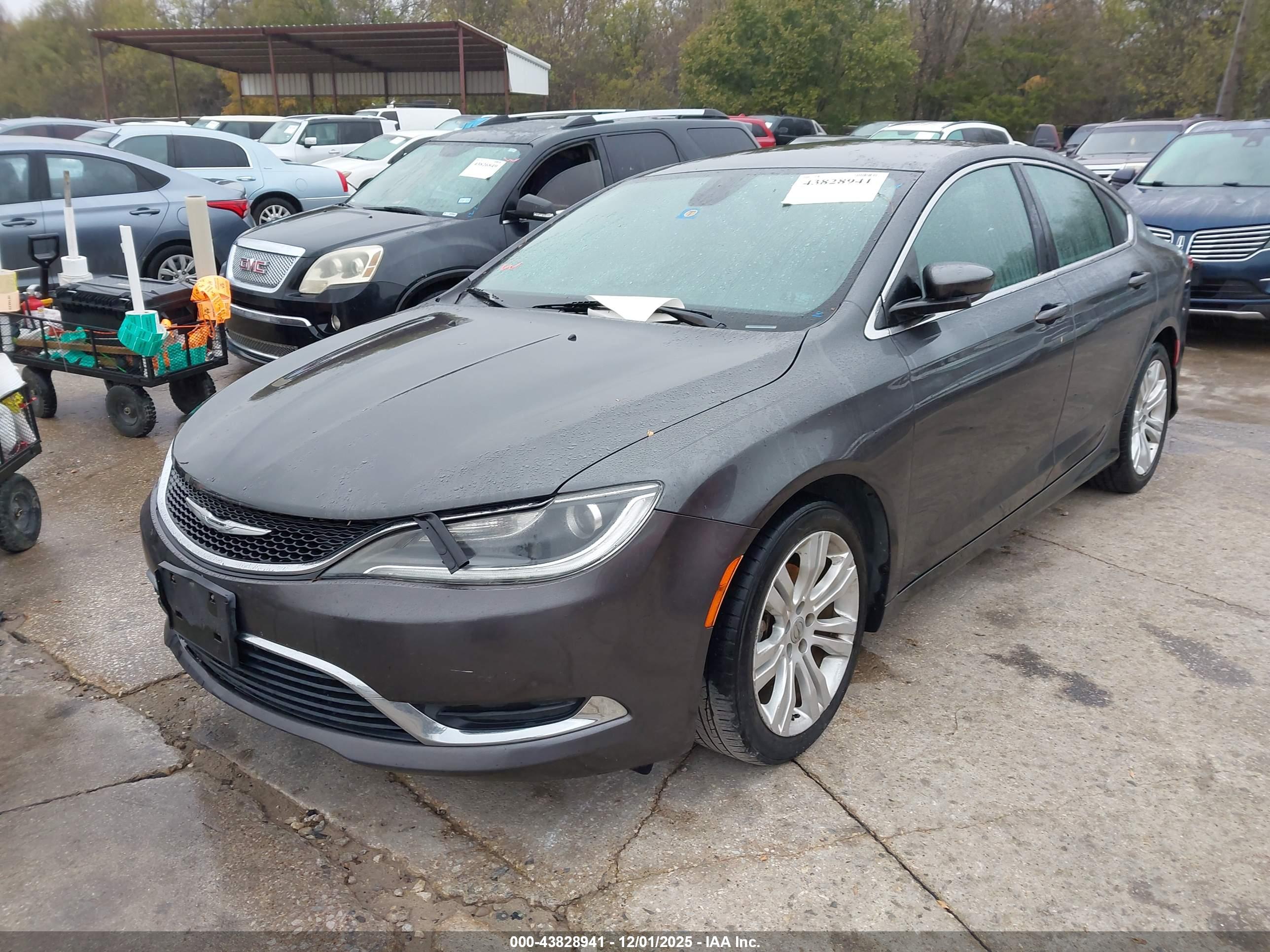 CHRYSLER 200 image 2
