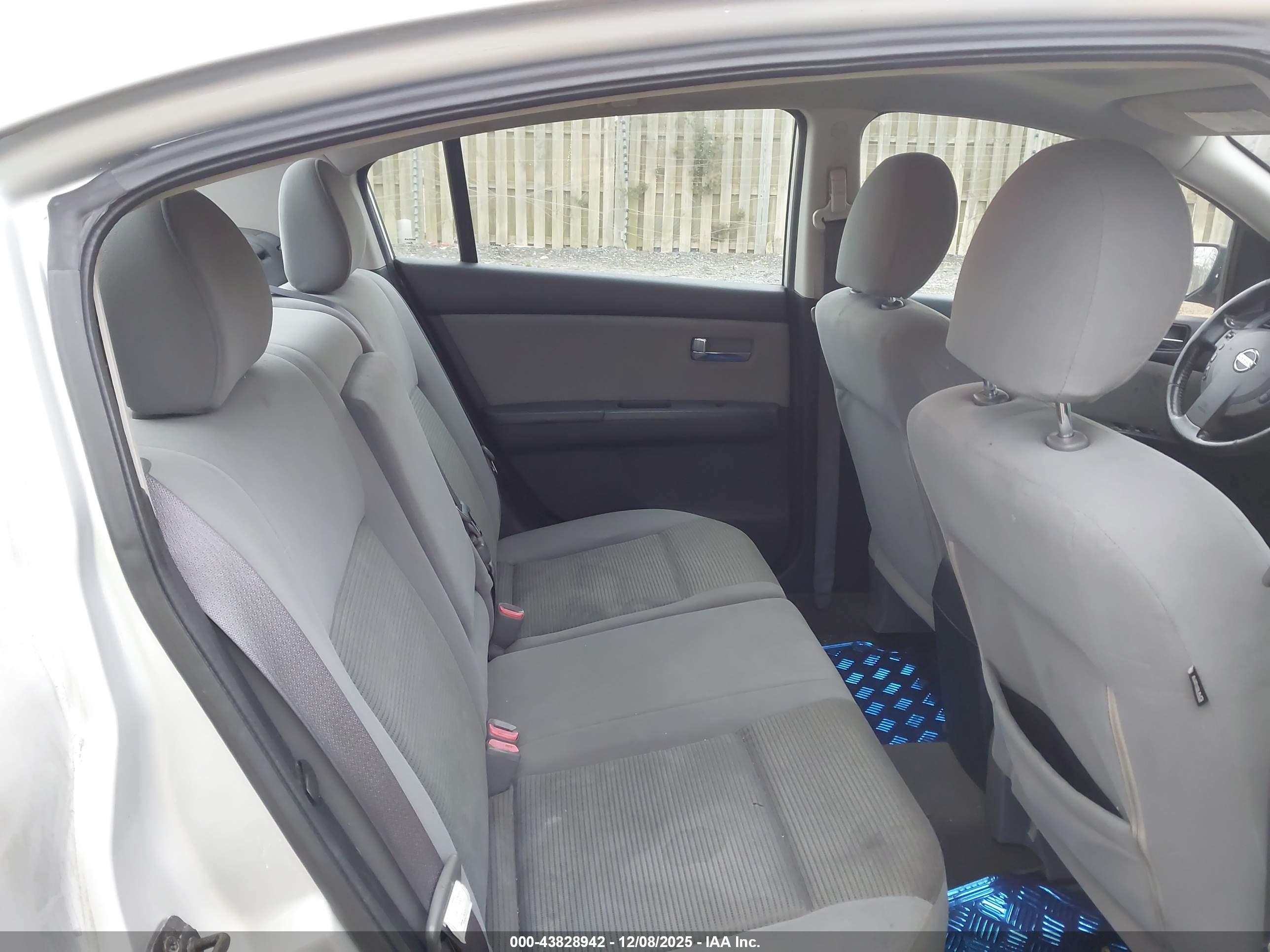NISSAN SENTRA image 8