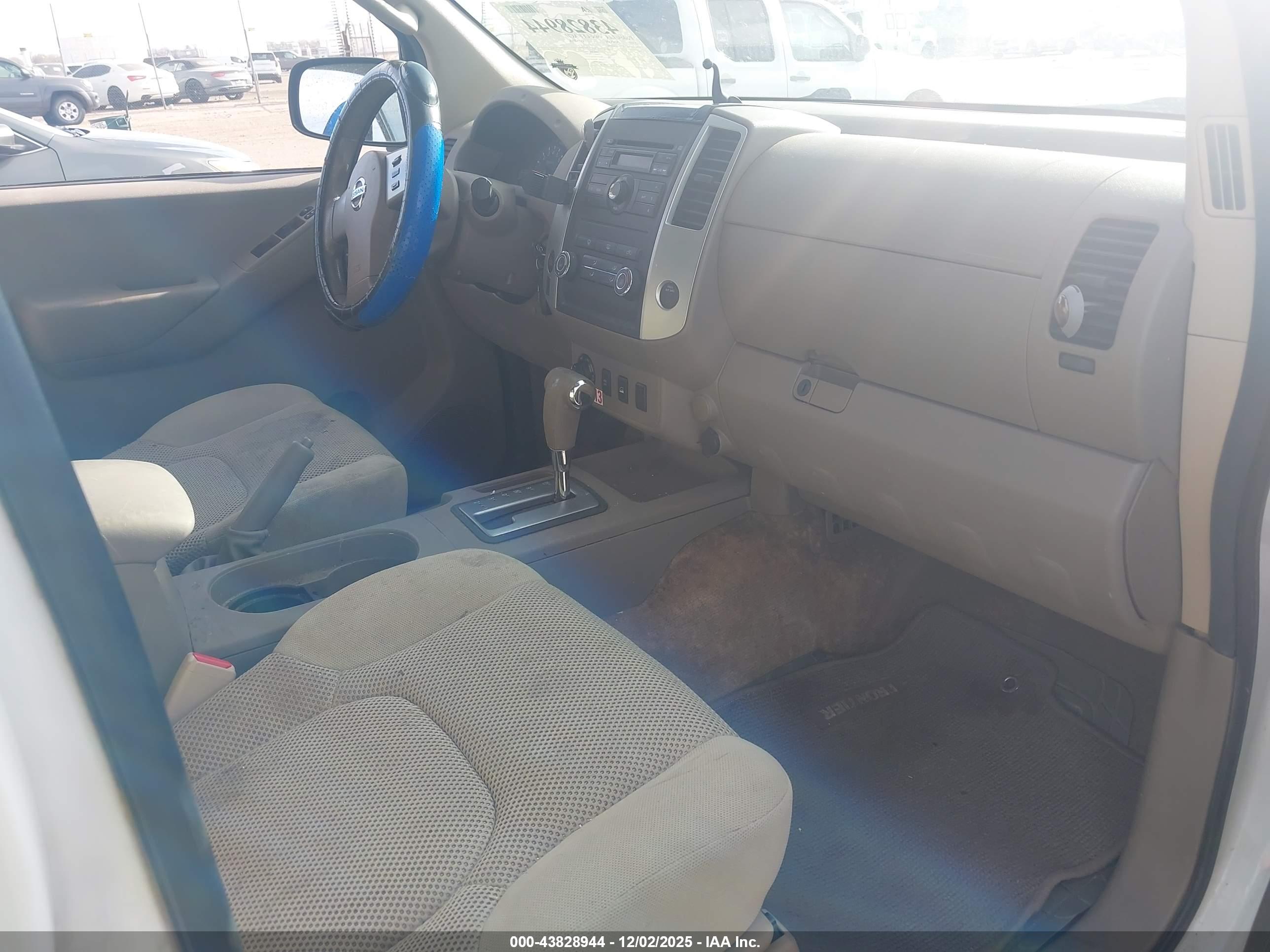 NISSAN FRONTIER image 5