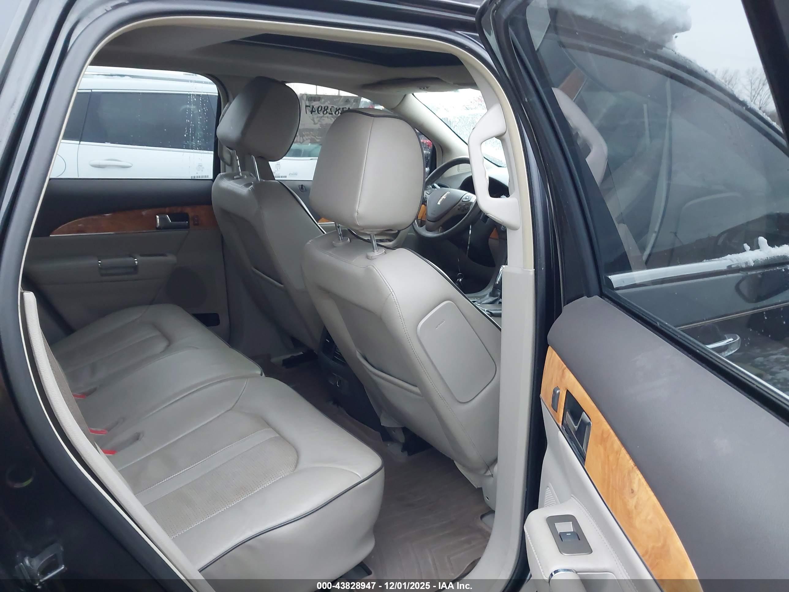LINCOLN MKX image 8