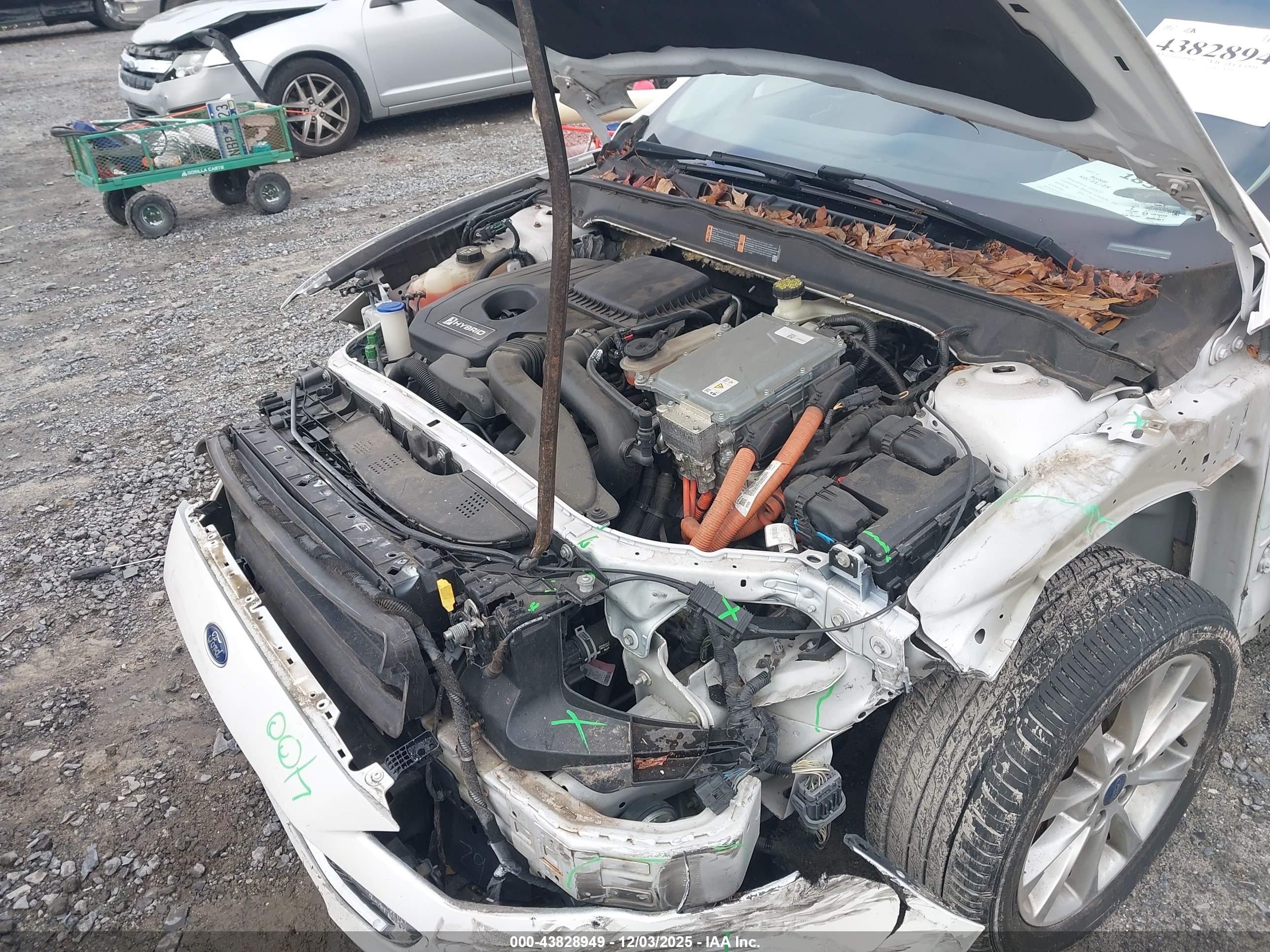 FORD FUSION image 10